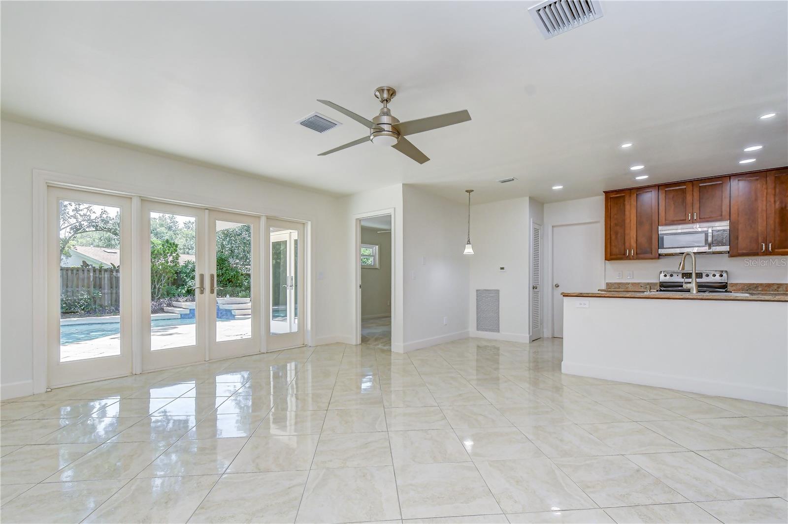 CARROLLWOOD SUB UN 27 - Residential