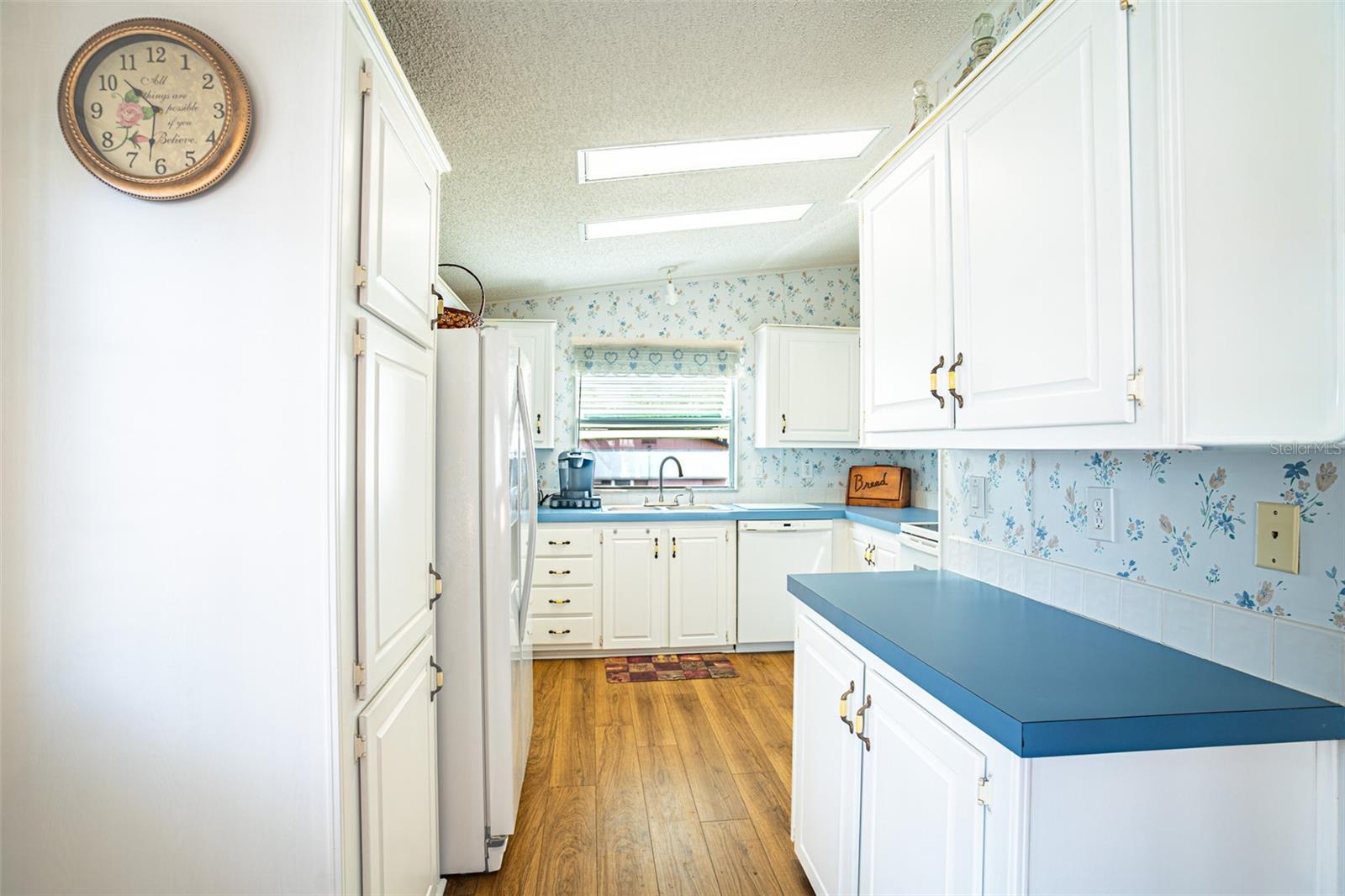 SADDLEBAG LAKE - Residential
