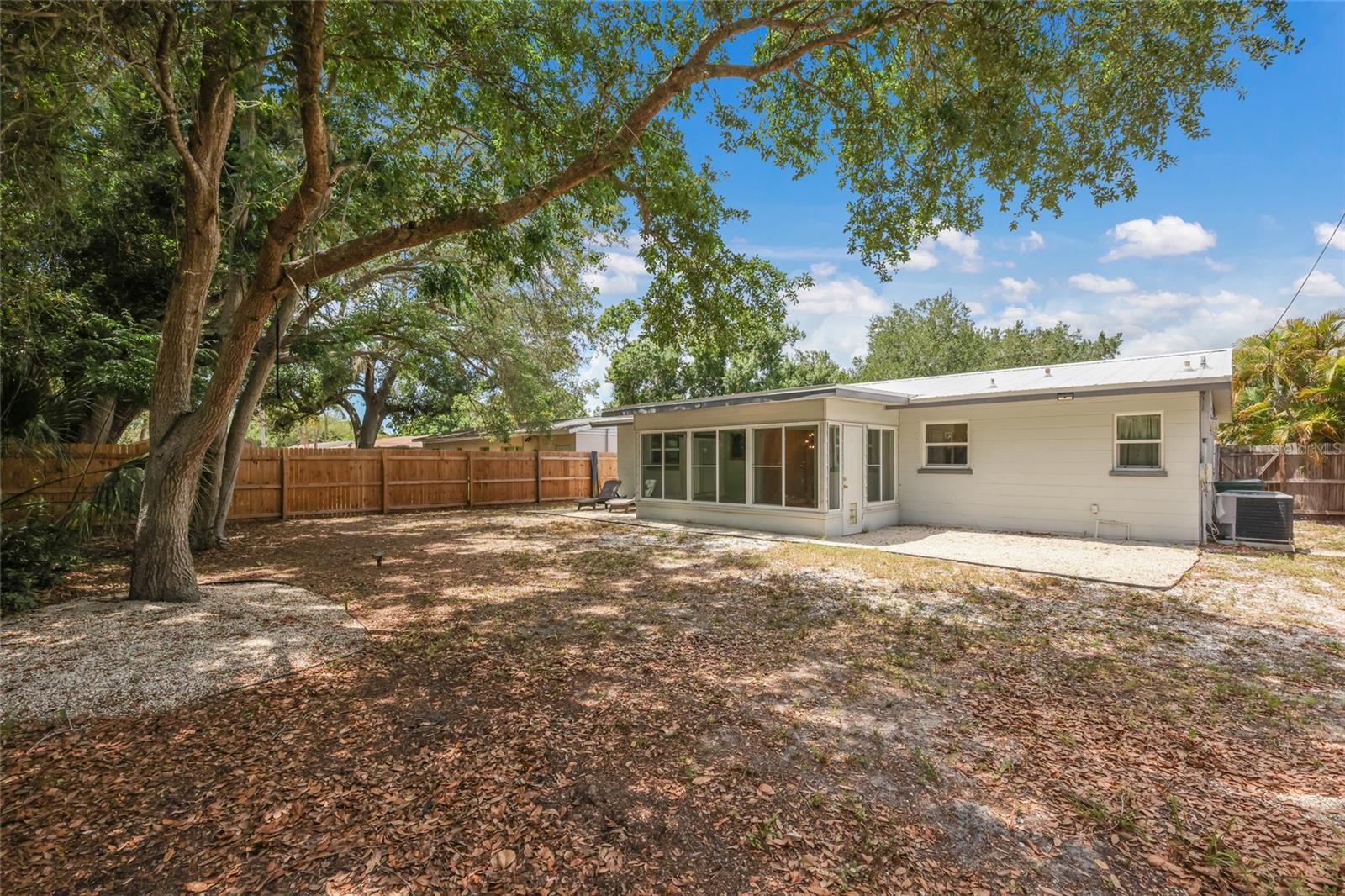 BAHAMA HEIGHTS - Residential