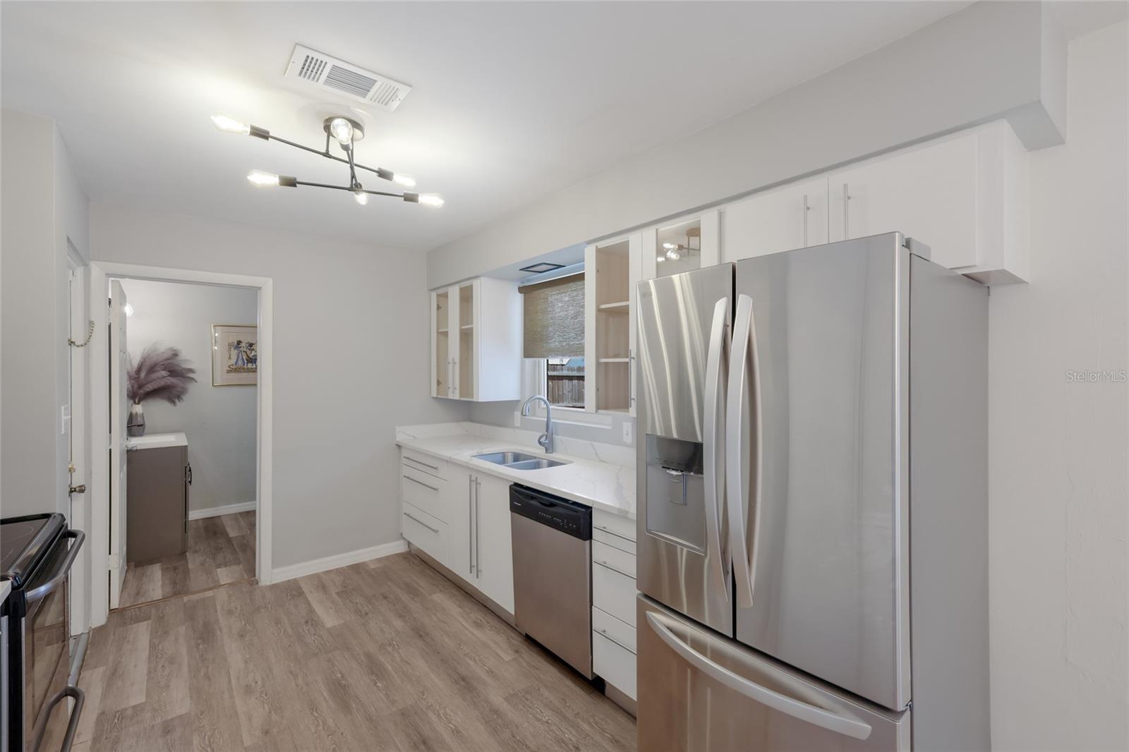 BAHAMA HEIGHTS - Residential
