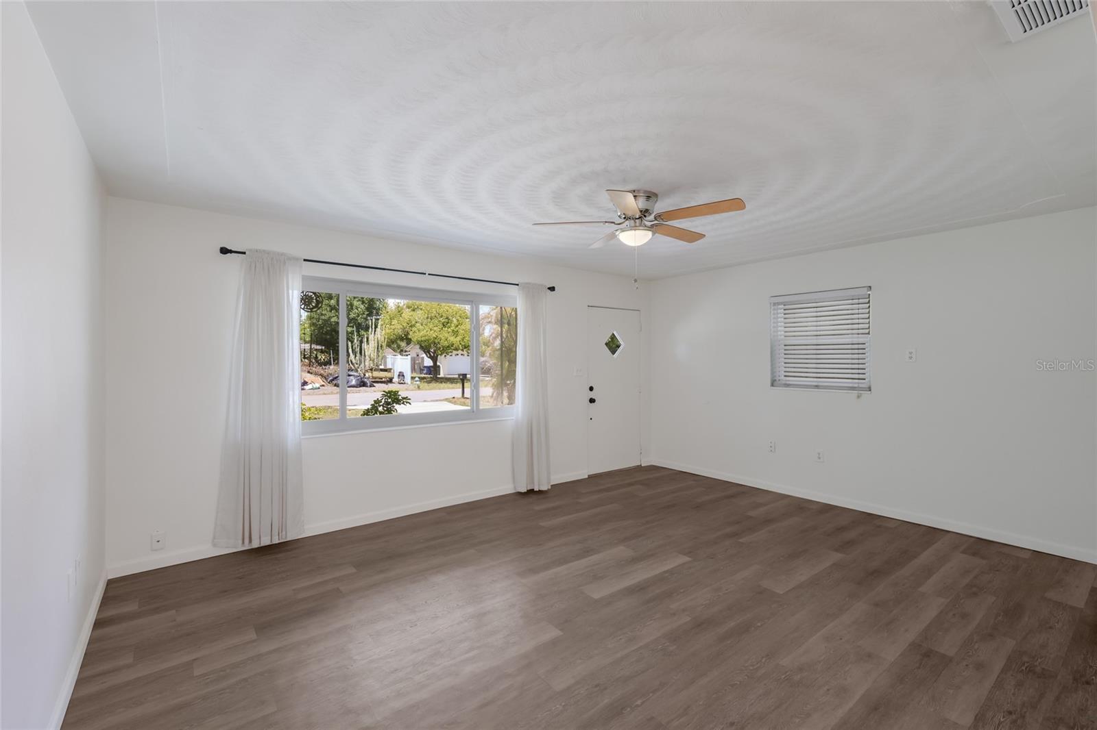 BAHAMA HEIGHTS - Residential