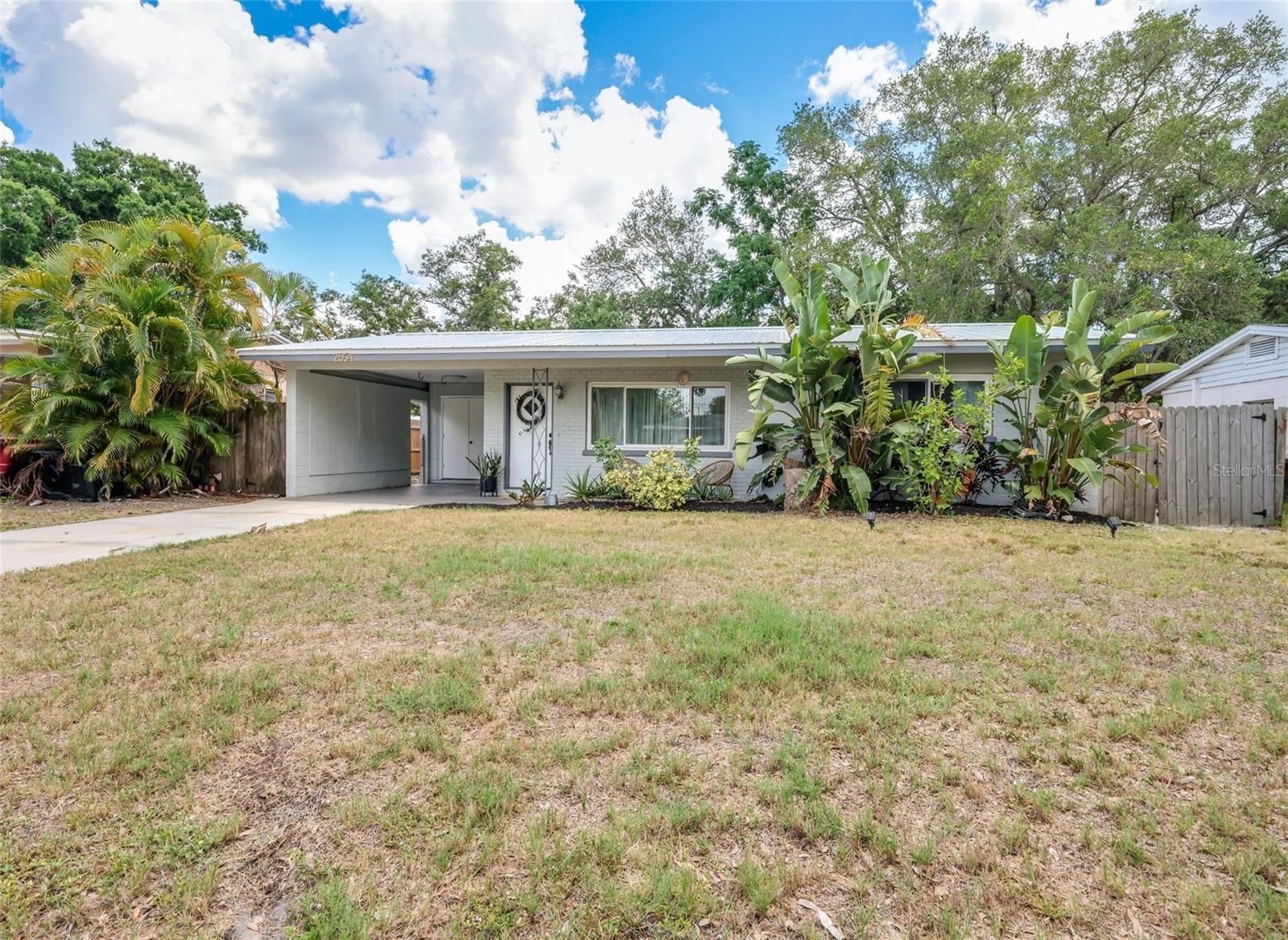 BAHAMA HEIGHTS - Residential