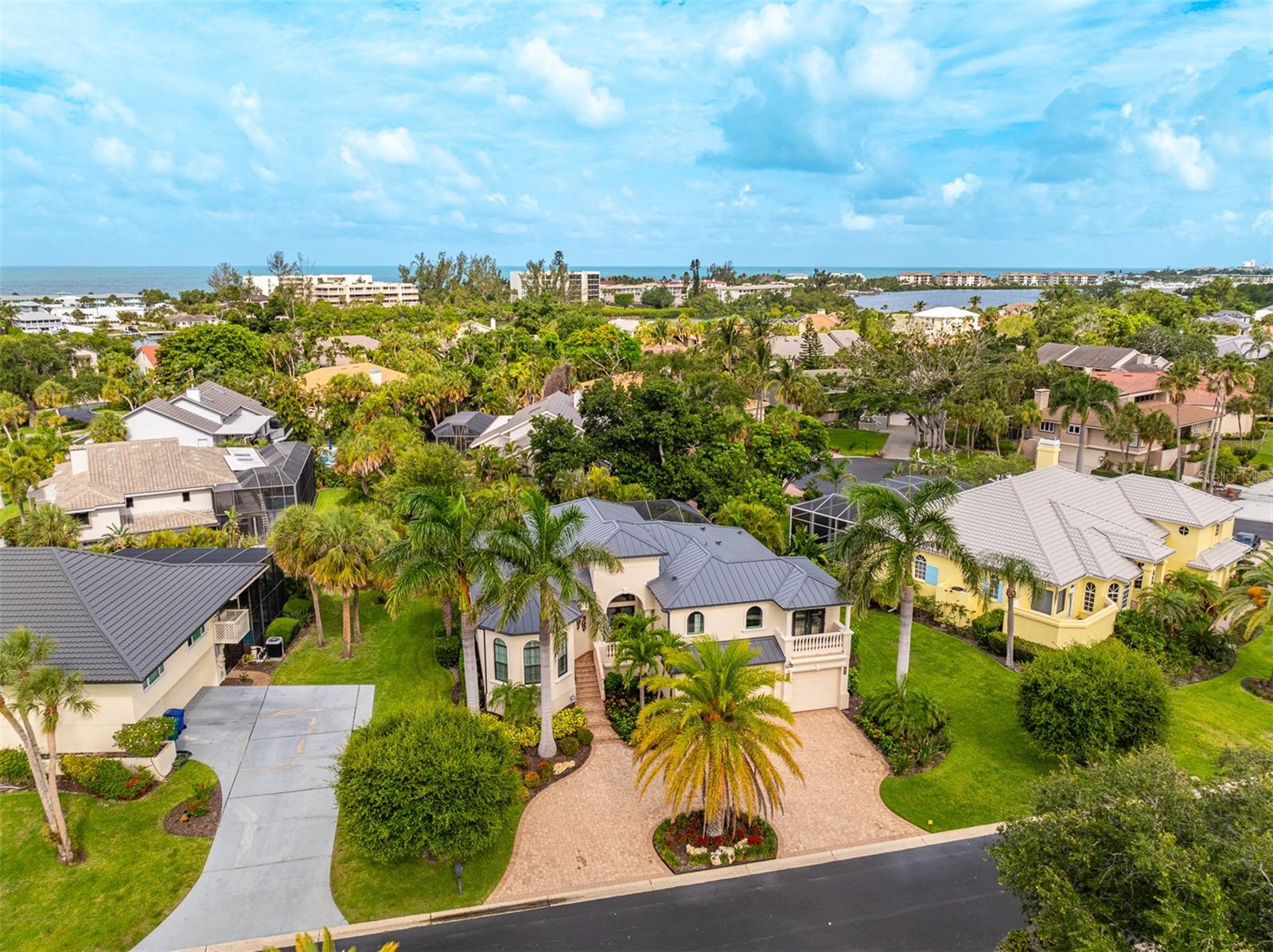 BAY ISLES - Residential
