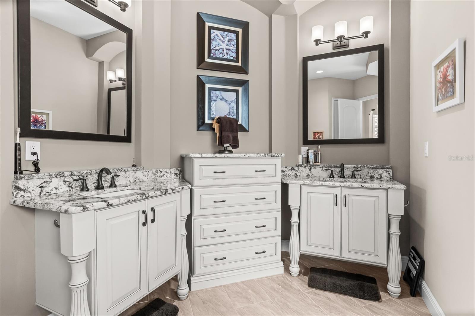 BAY ISLES - Residential
