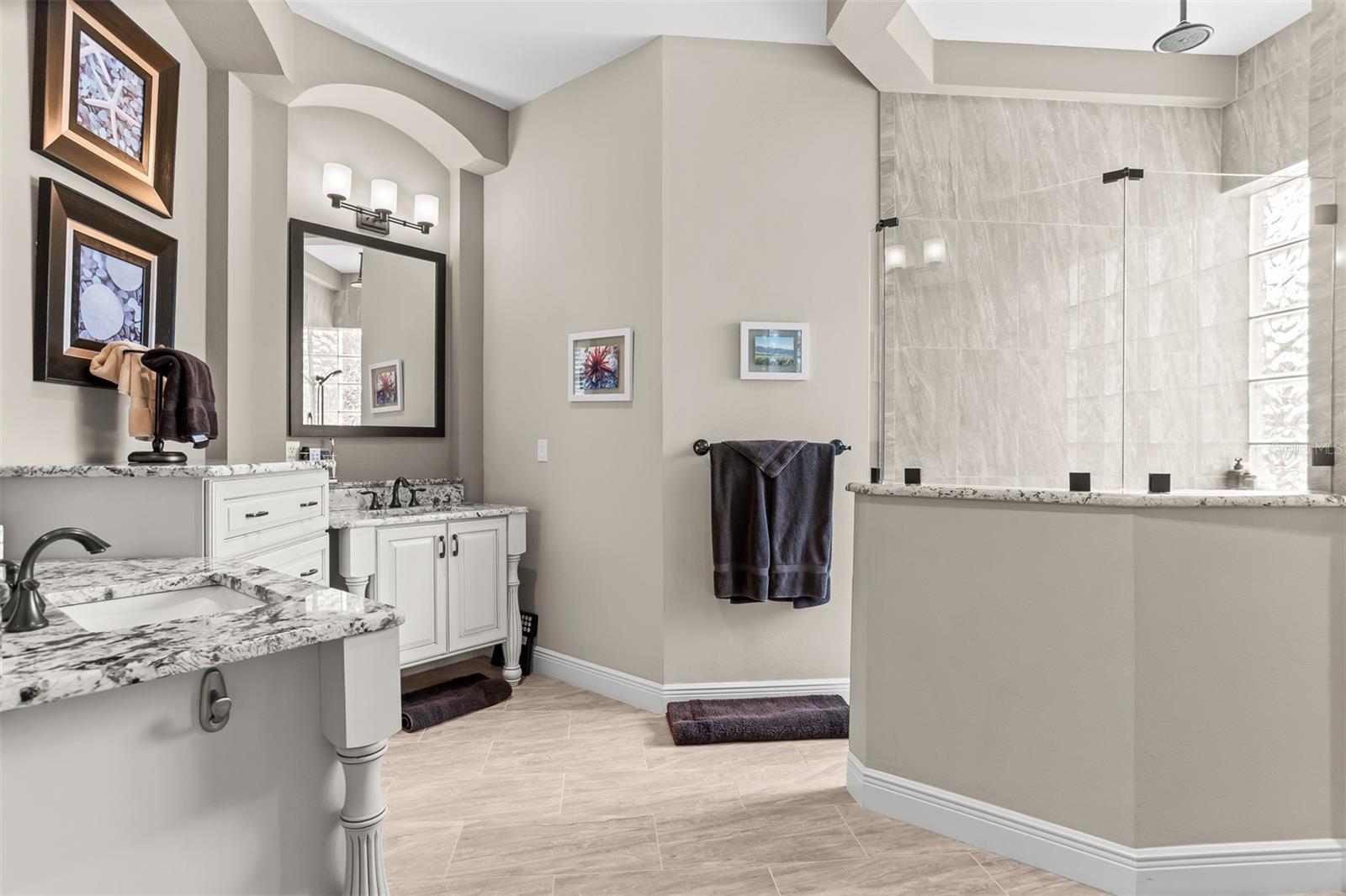 BAY ISLES - Residential