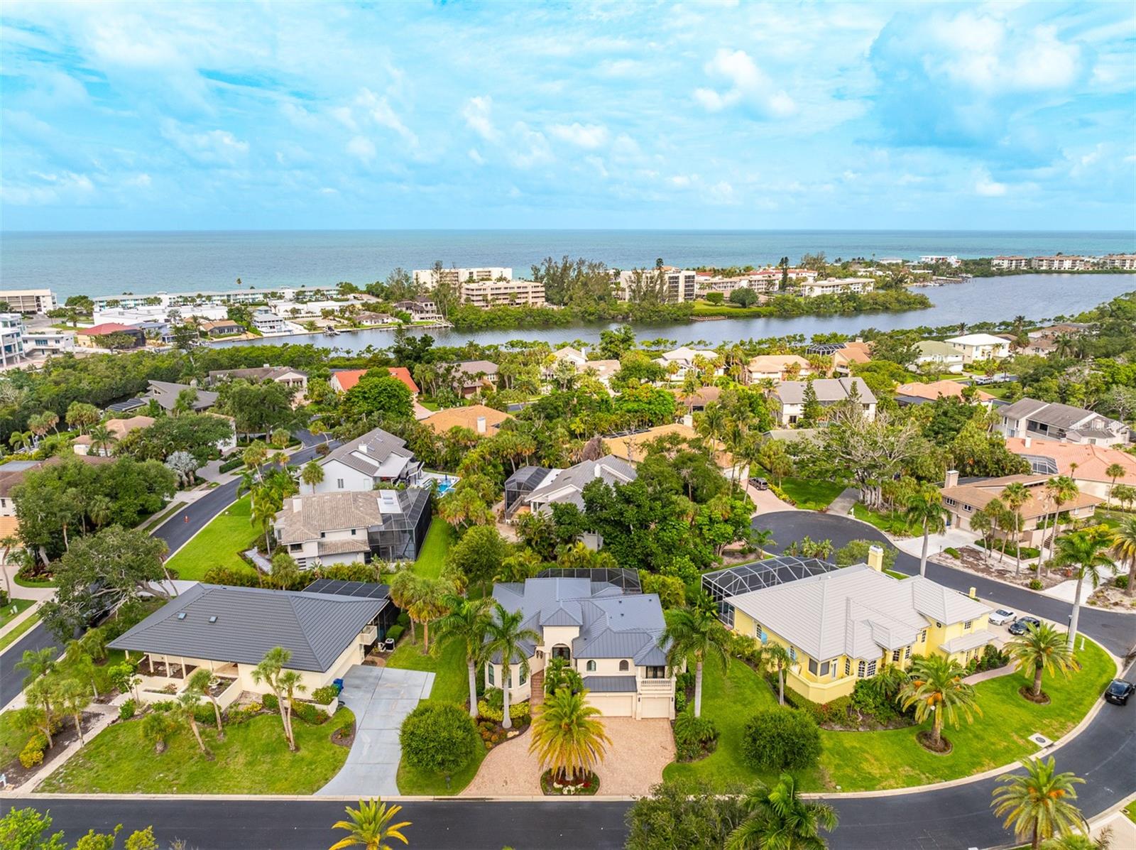 BAY ISLES - Residential