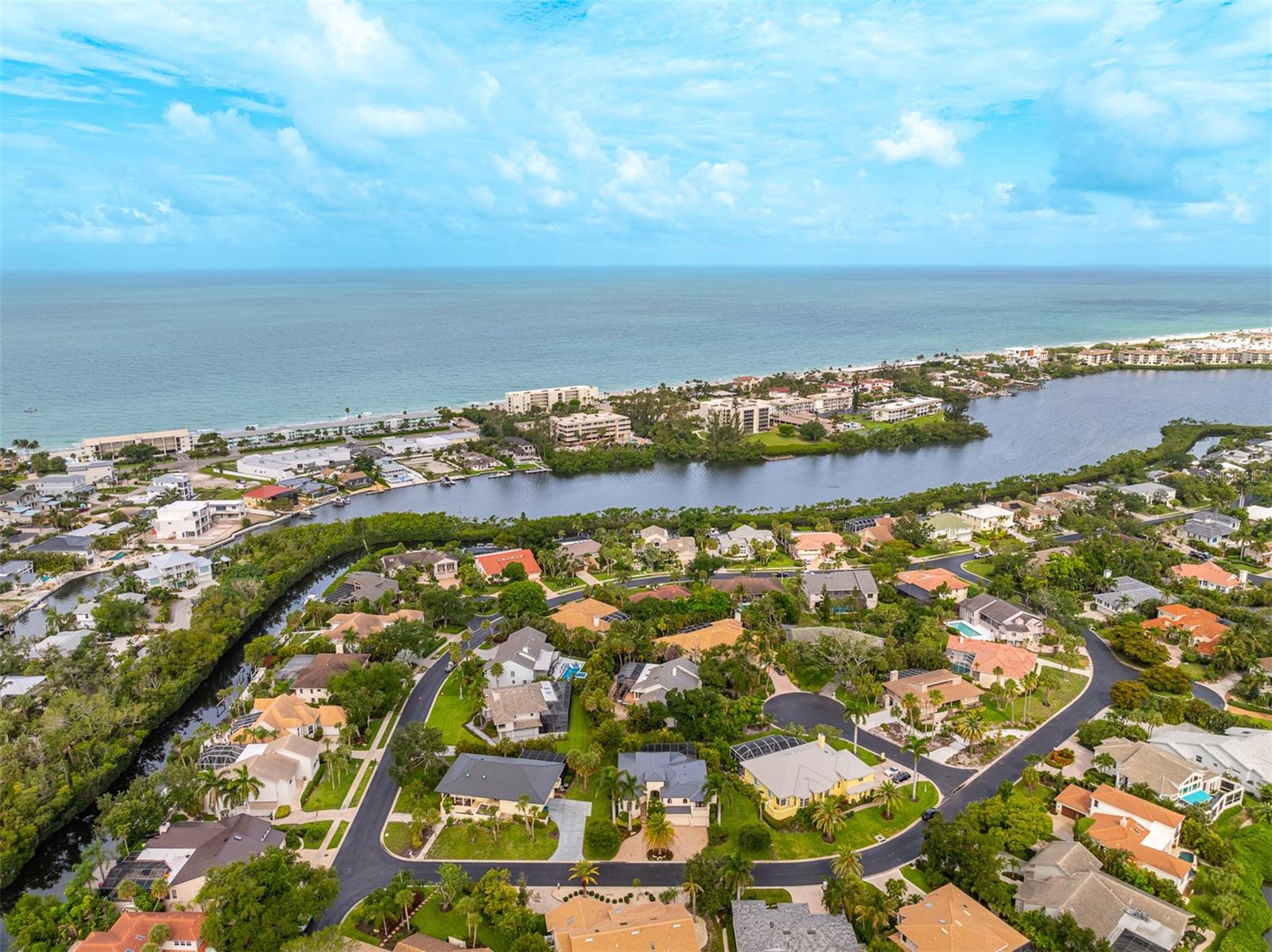 BAY ISLES - Residential