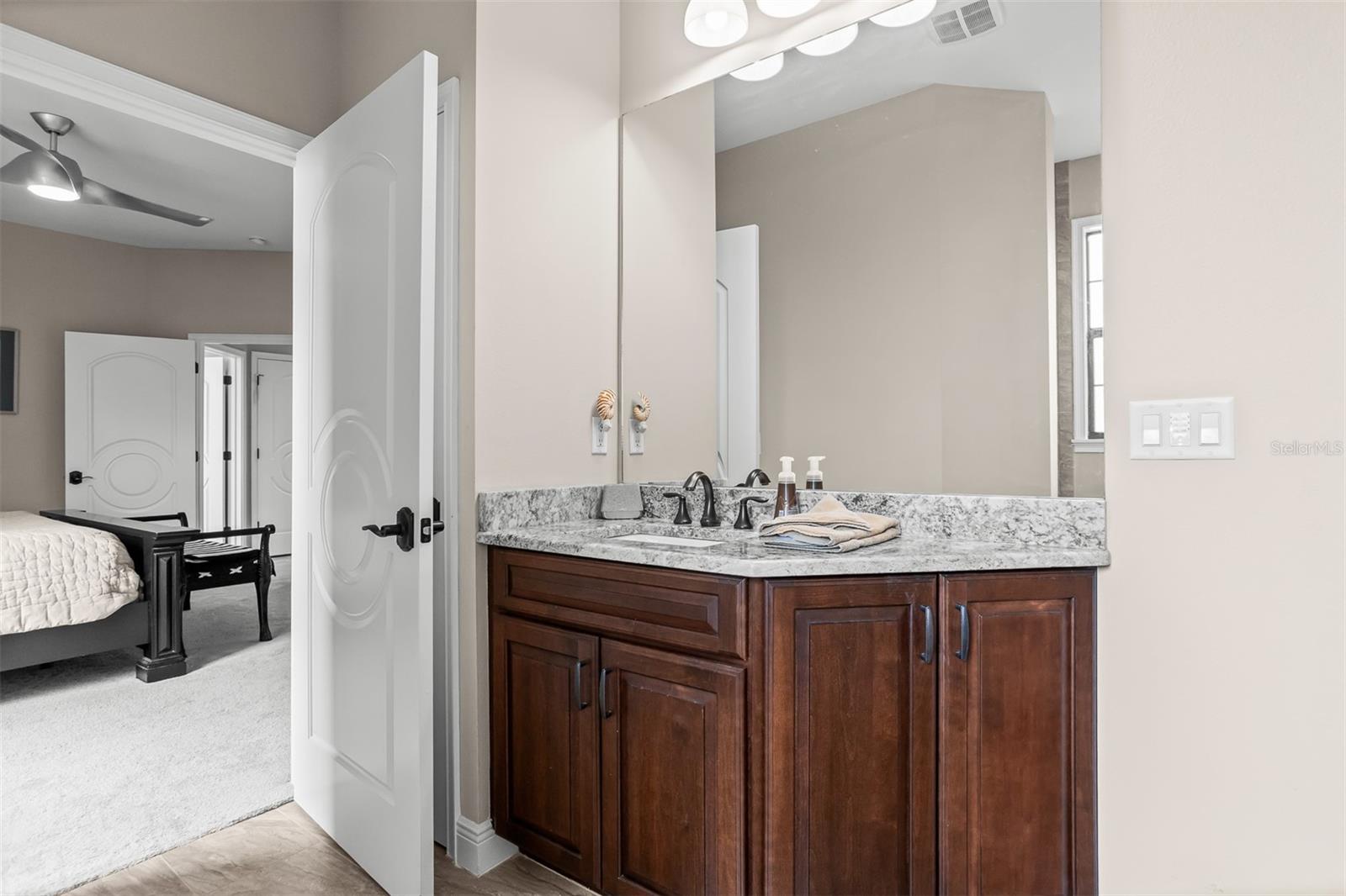 BAY ISLES - Residential