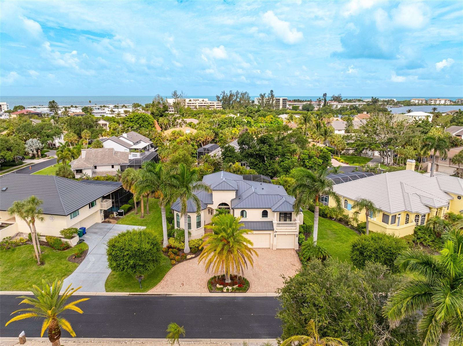 BAY ISLES - Residential