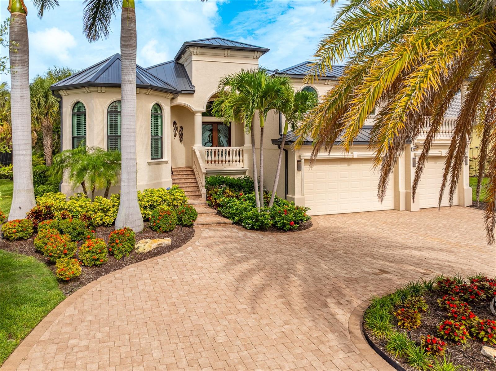 BAY ISLES - Residential
