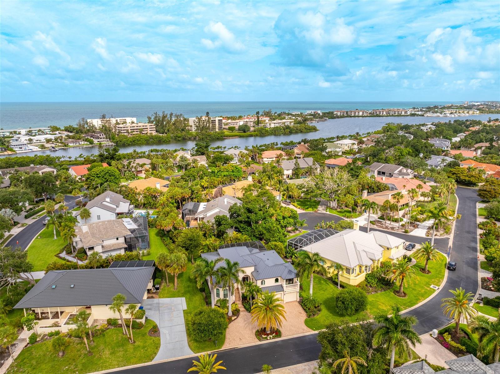BAY ISLES - Residential