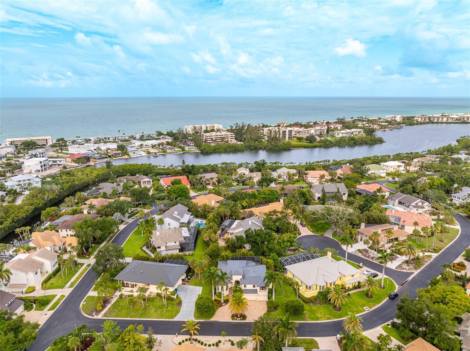 BAY ISLES - Residential