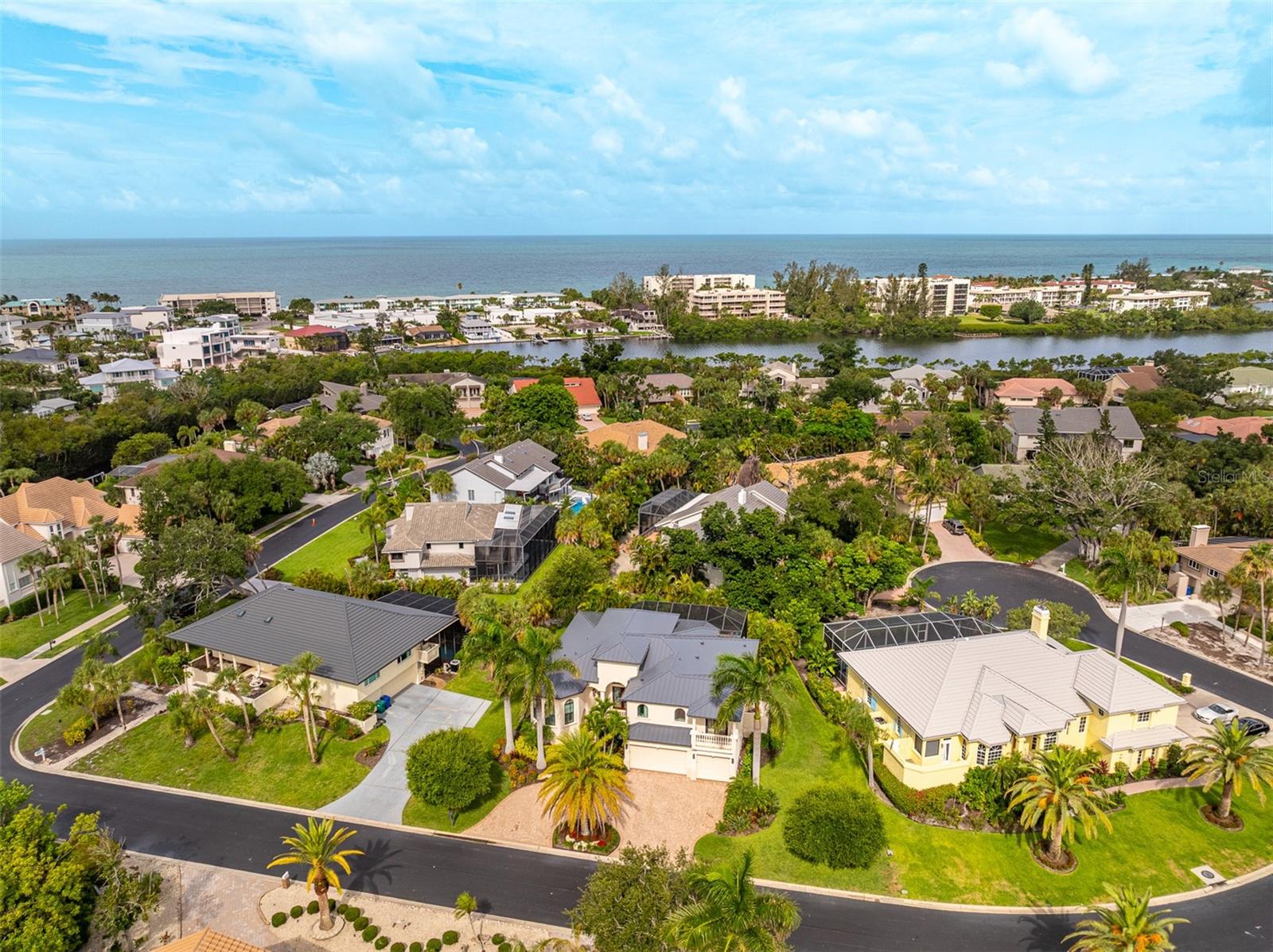 BAY ISLES - Residential