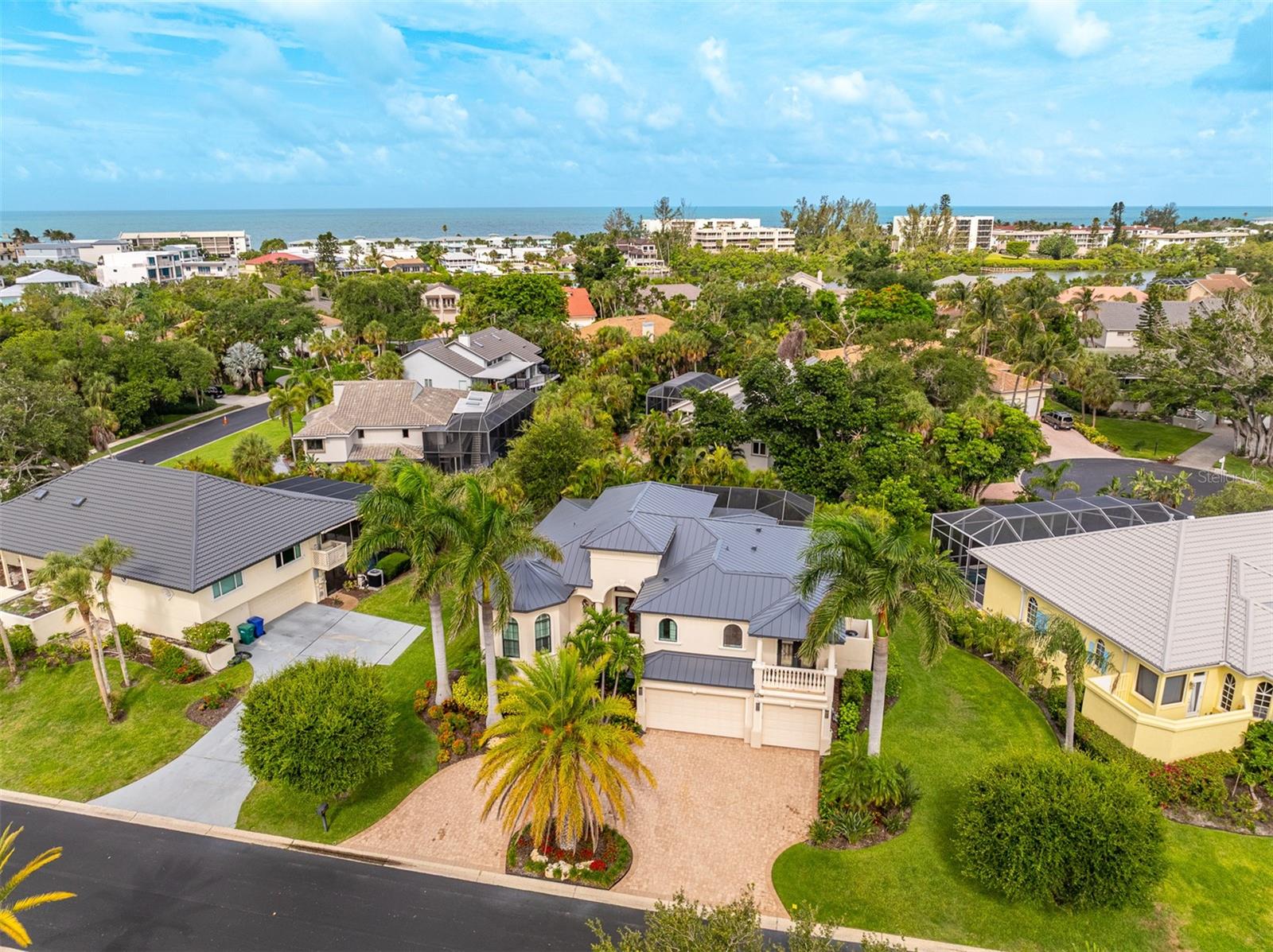 BAY ISLES - Residential