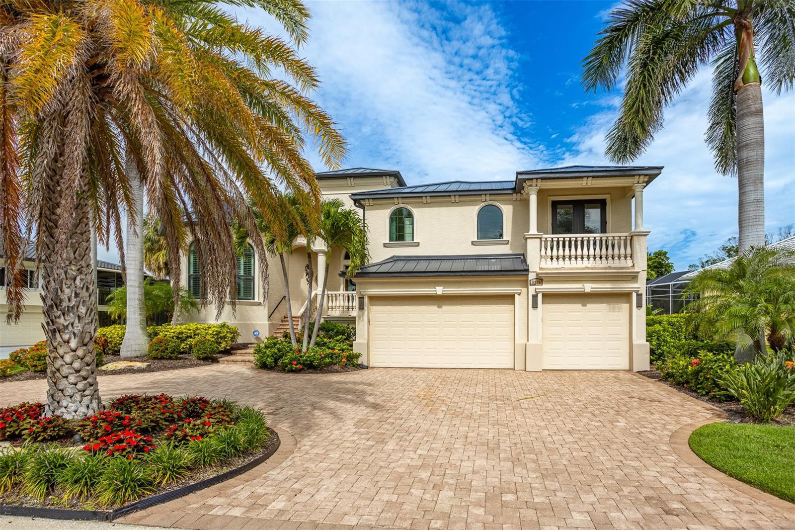 BAY ISLES - Residential