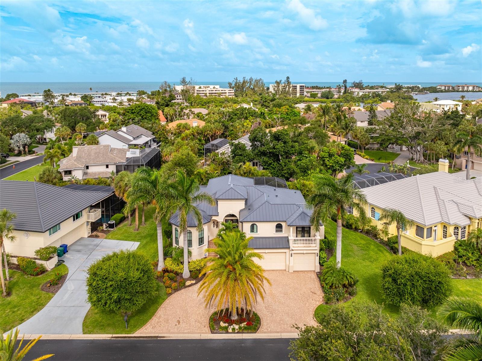 BAY ISLES - Residential