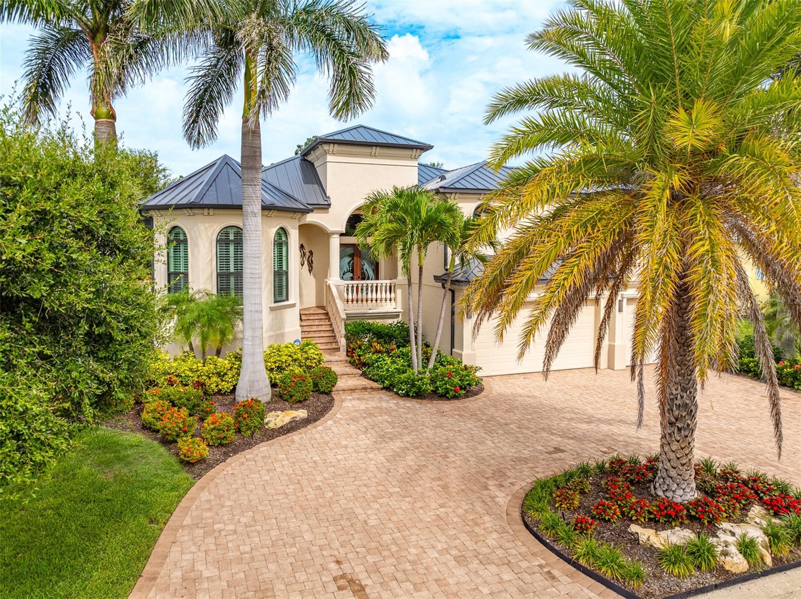 BAY ISLES - Residential