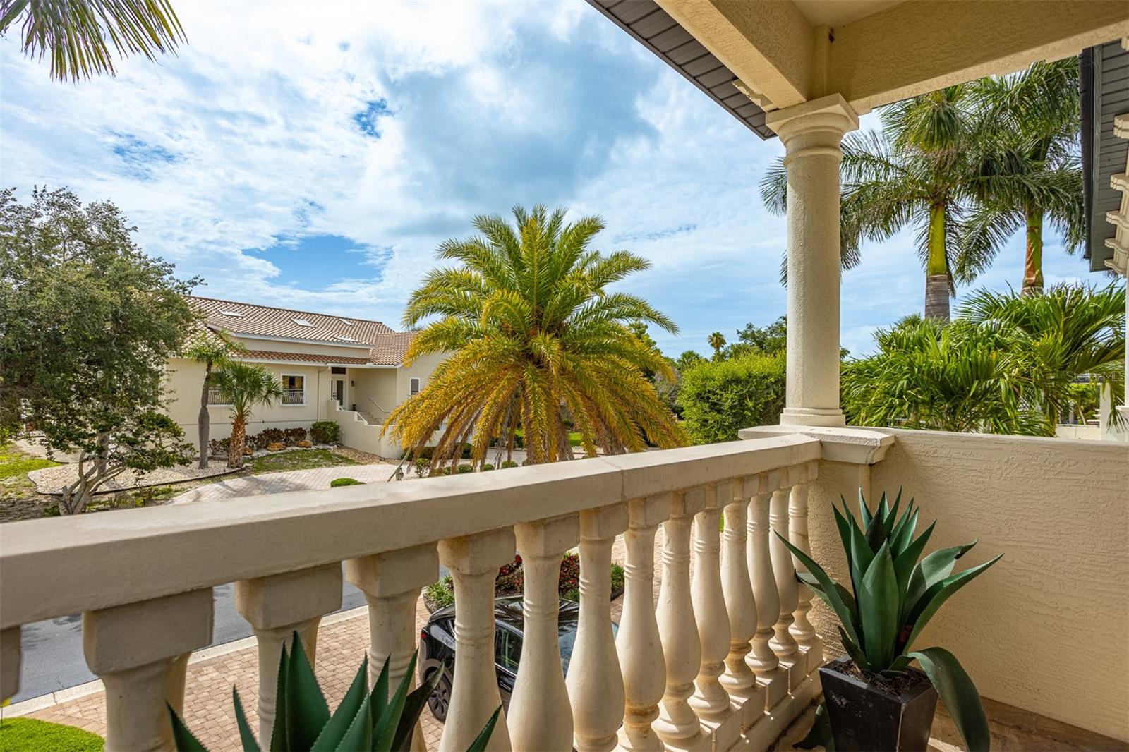 BAY ISLES - Residential