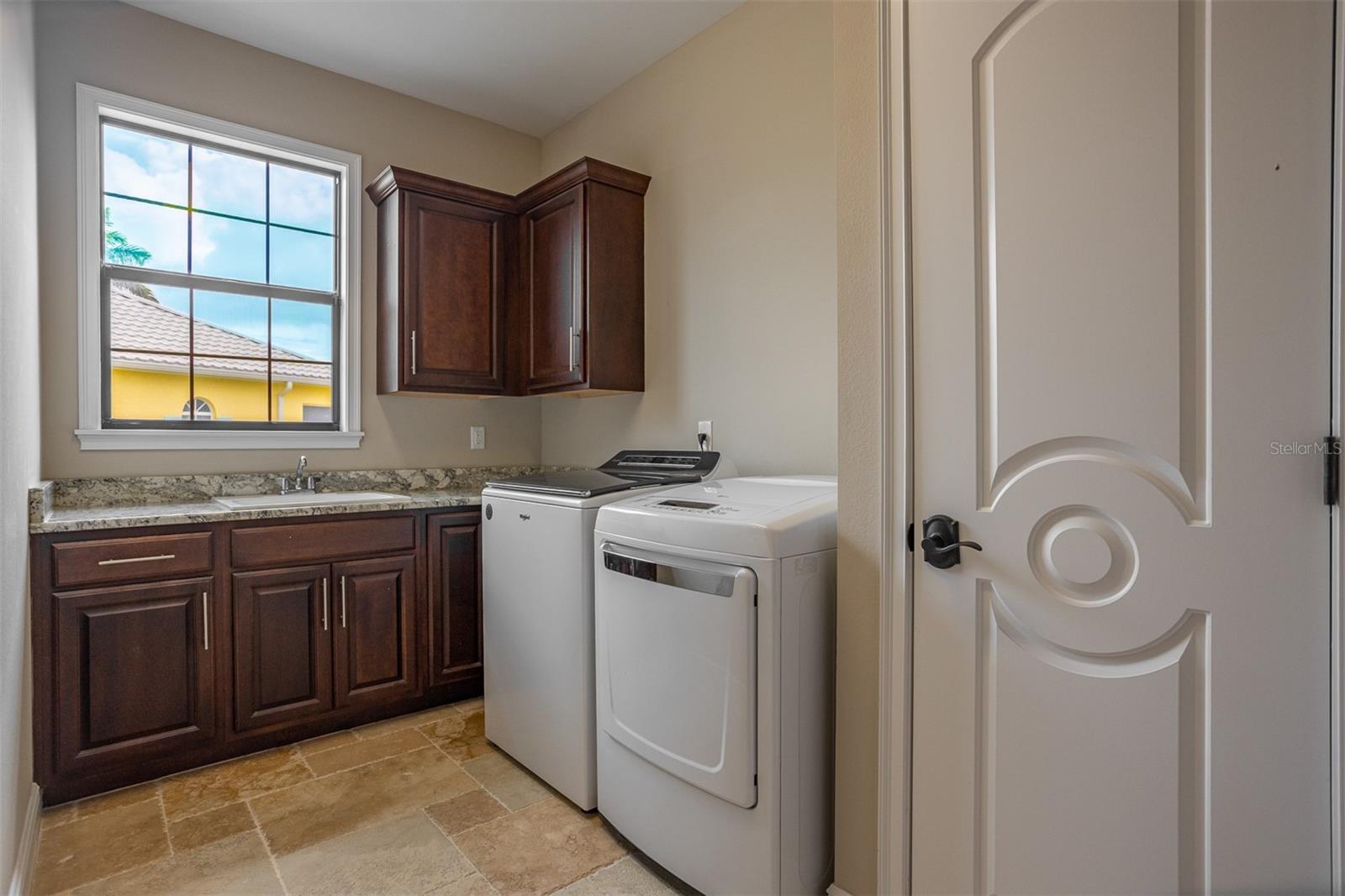 BAY ISLES - Residential