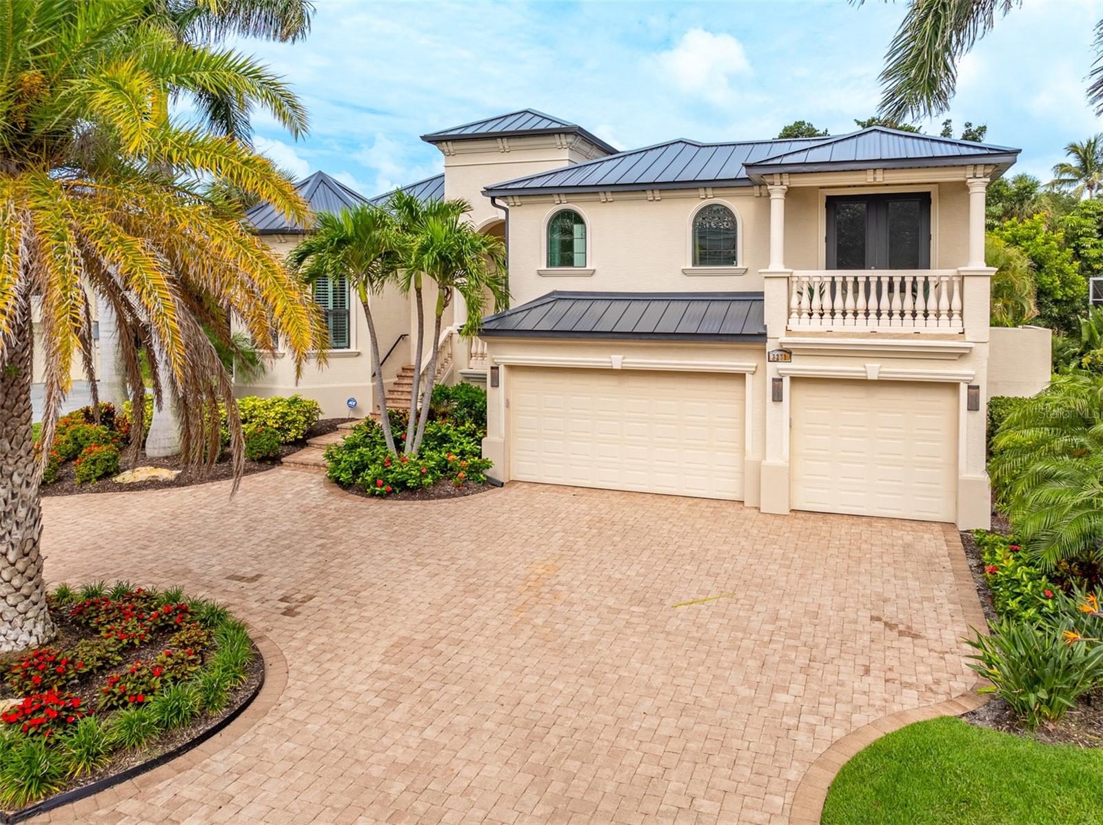 BAY ISLES - Residential