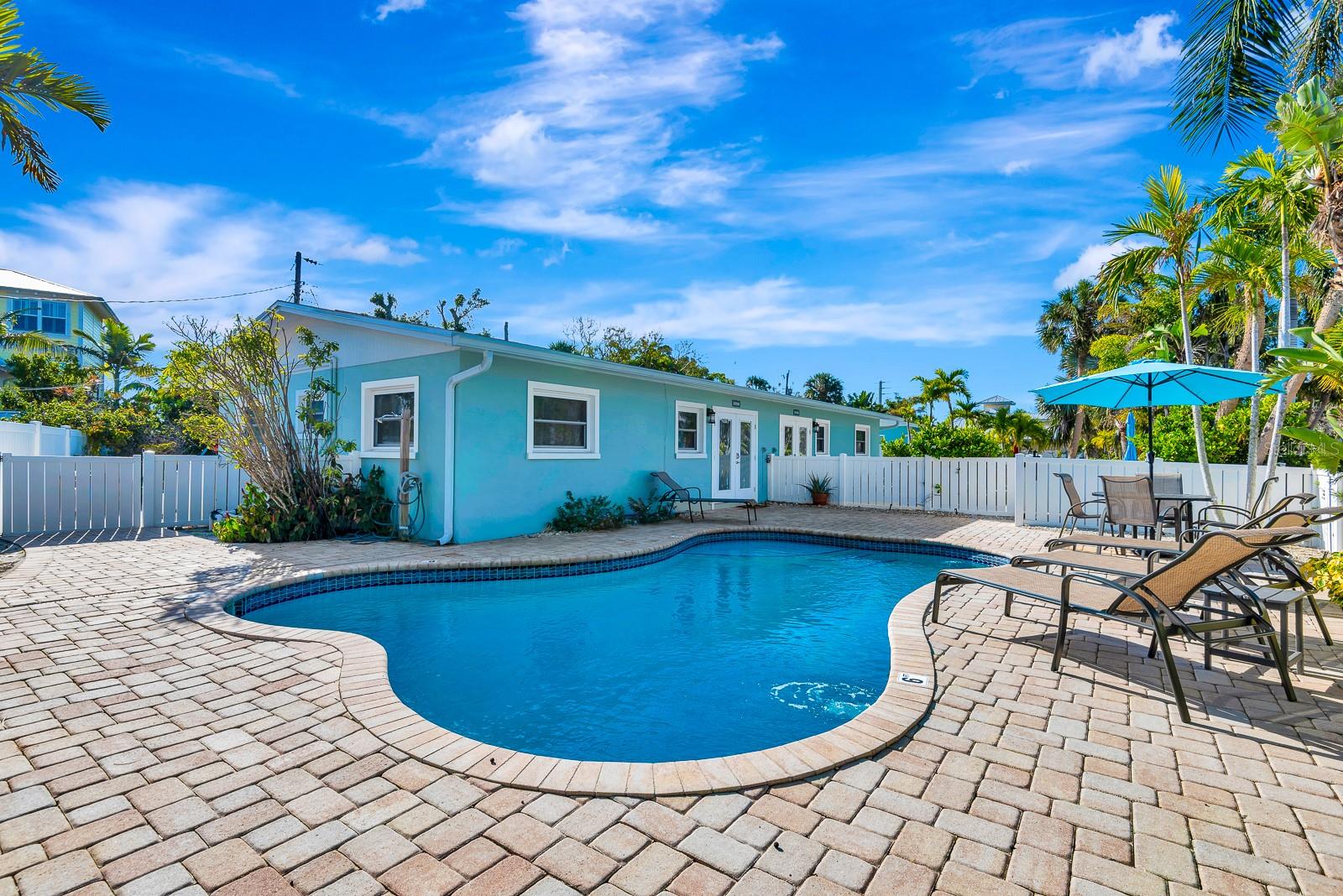 BLUE WAVE VILLA - Residential