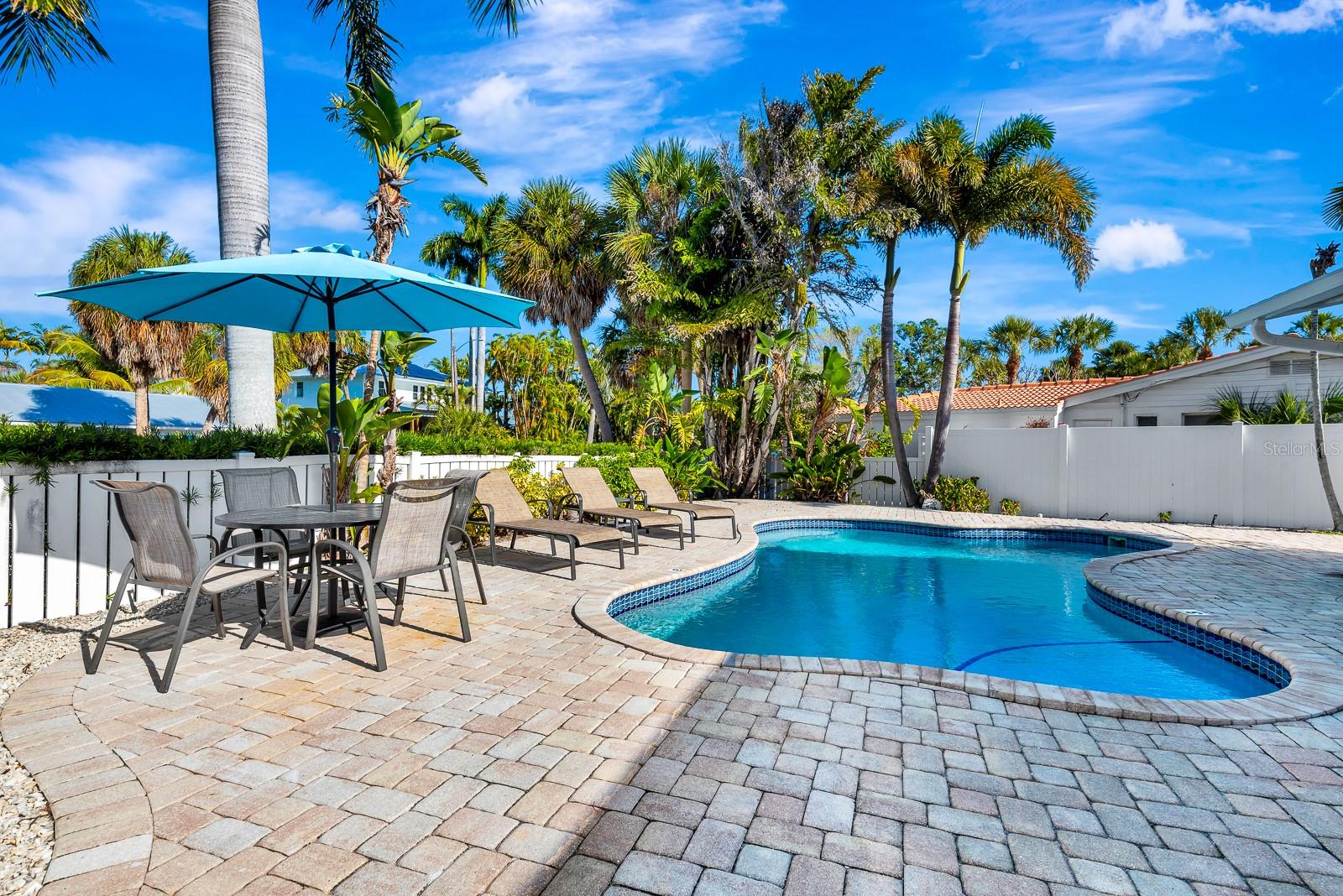 BLUE WAVE VILLA - Residential