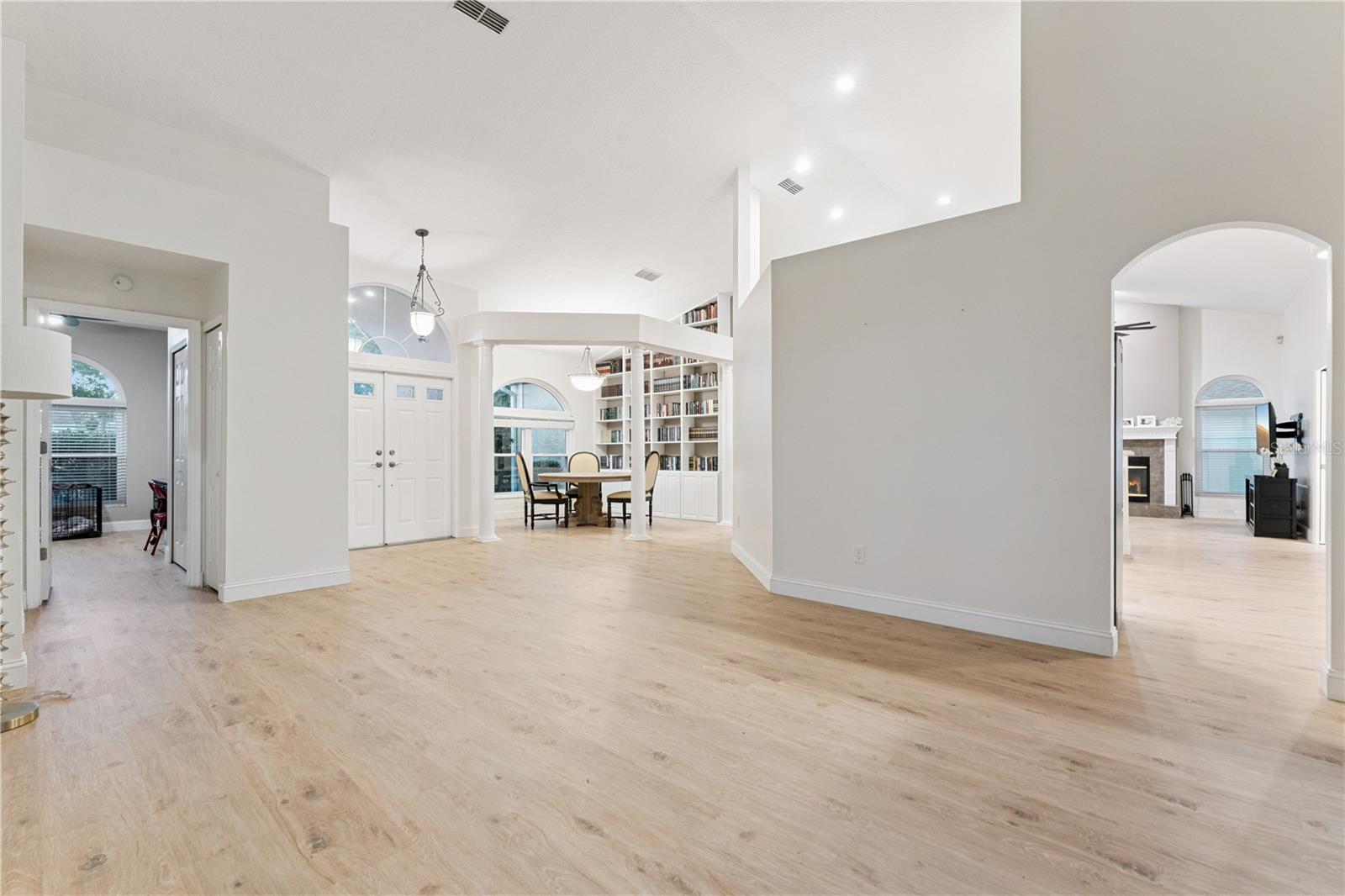 UNIVERSITY ESTATES - Residential