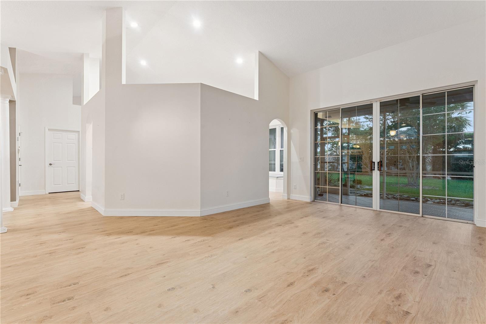 UNIVERSITY ESTATES - Residential