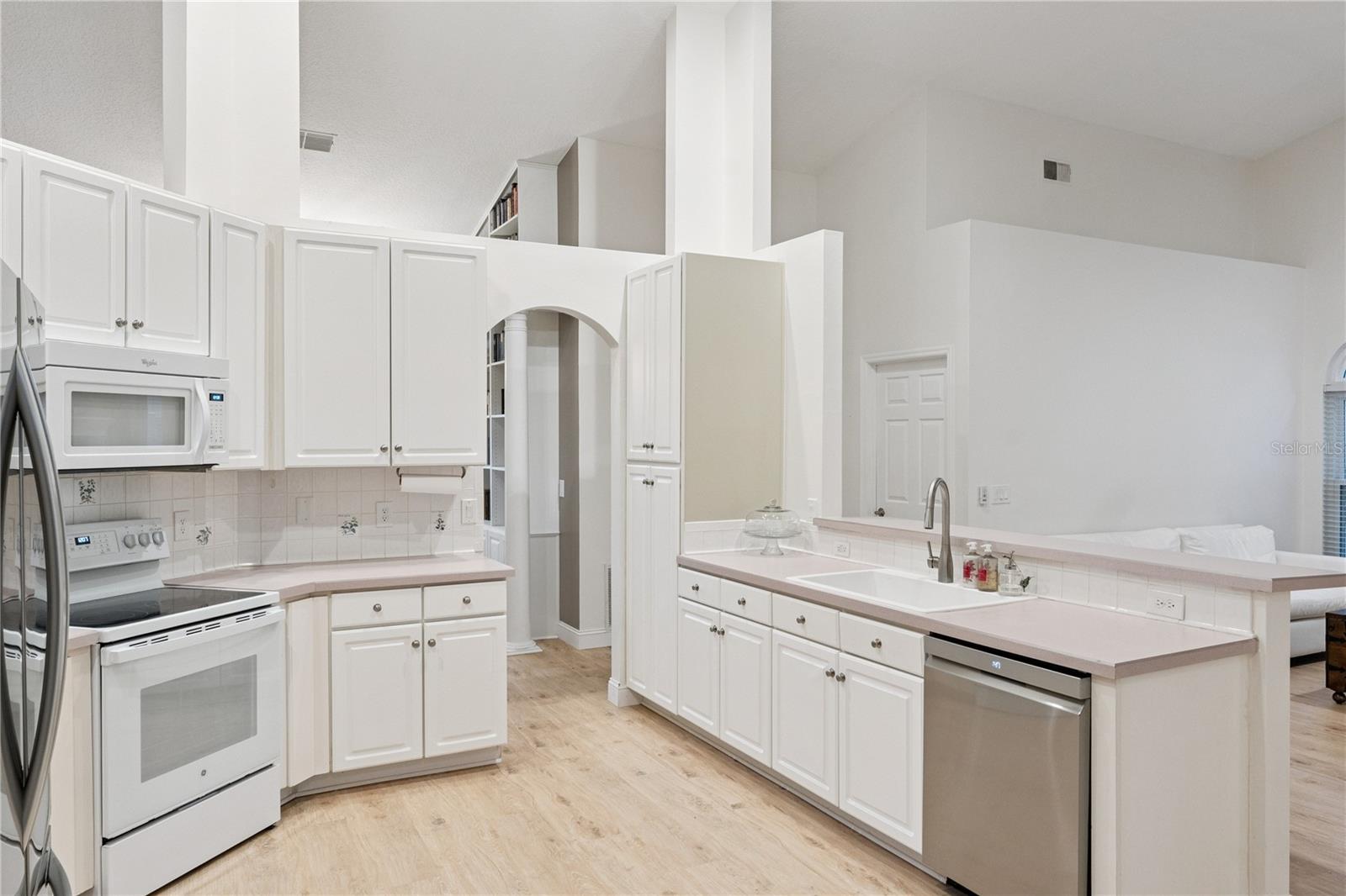 UNIVERSITY ESTATES - Residential