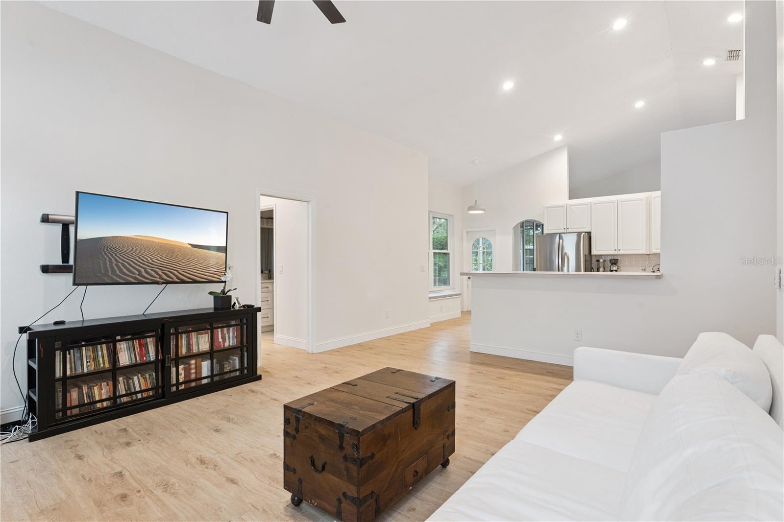 UNIVERSITY ESTATES - Residential