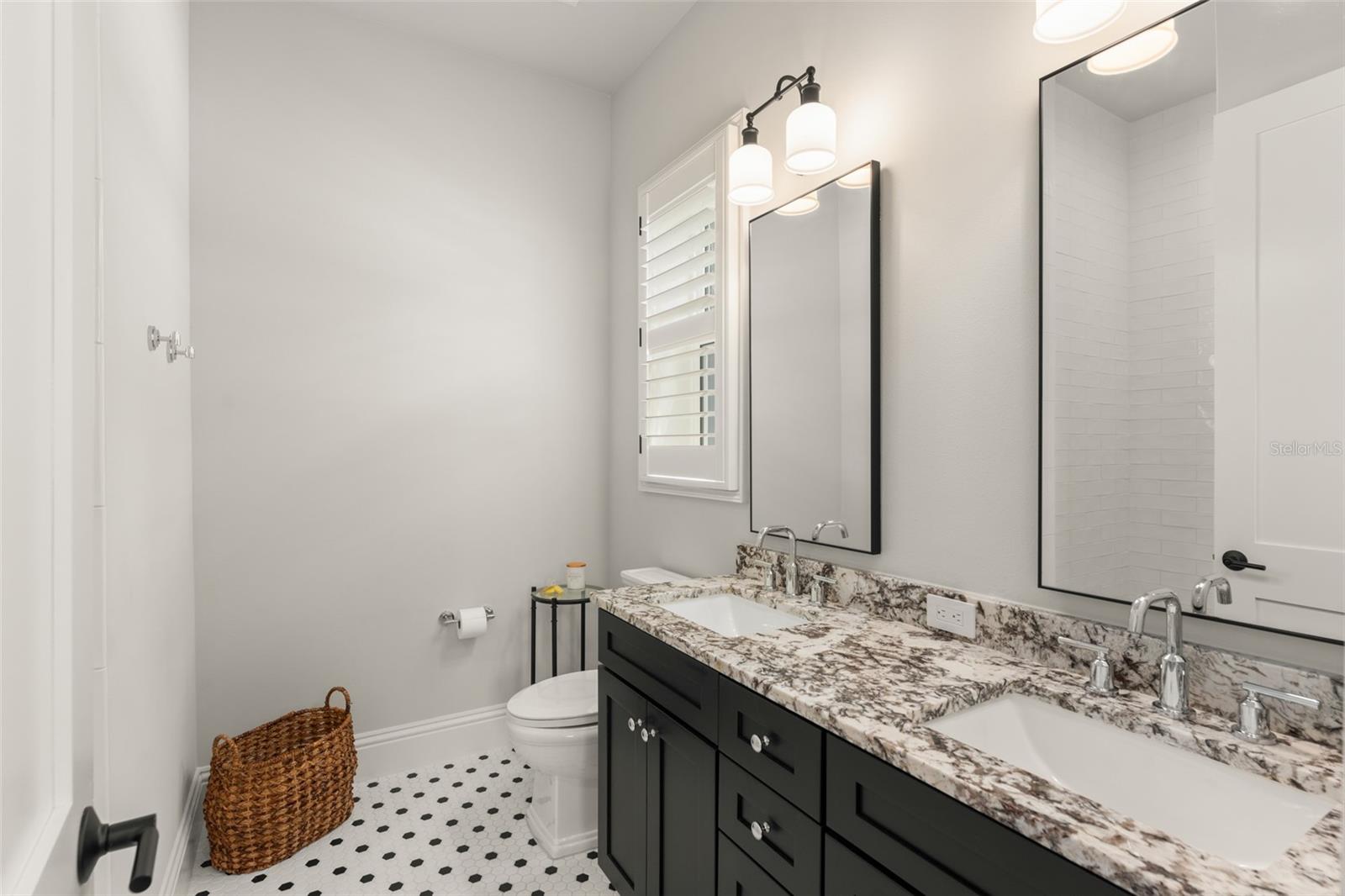 OAKLAND HILLS - Residential