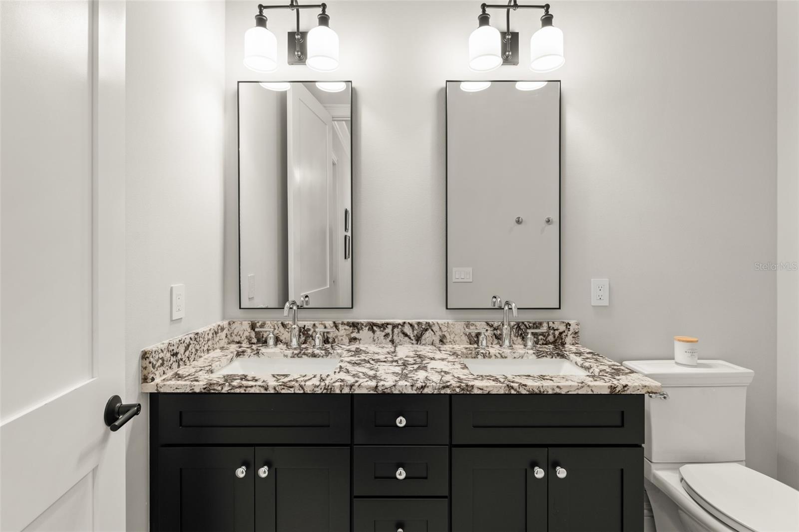OAKLAND HILLS - Residential