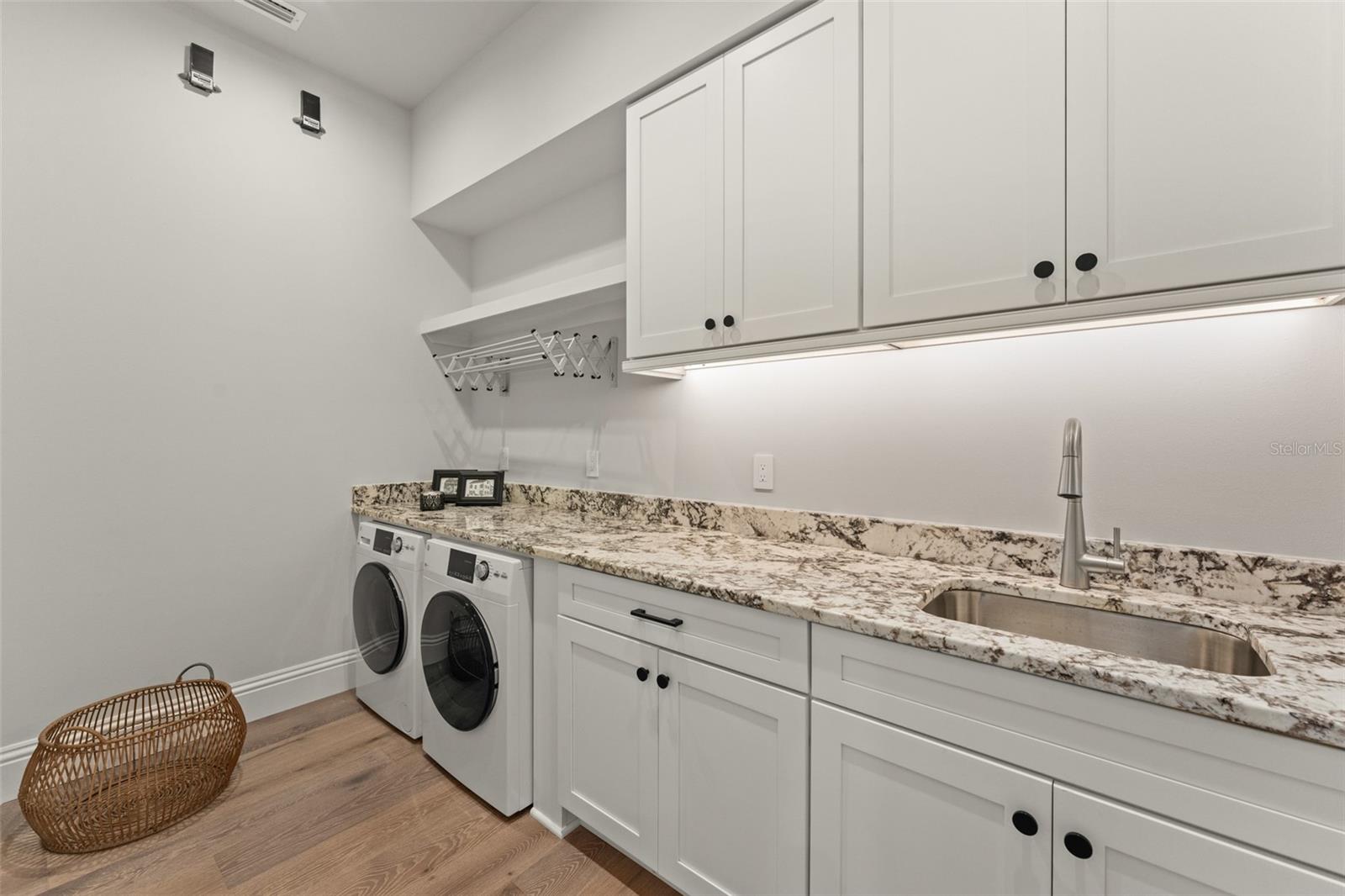 OAKLAND HILLS - Residential