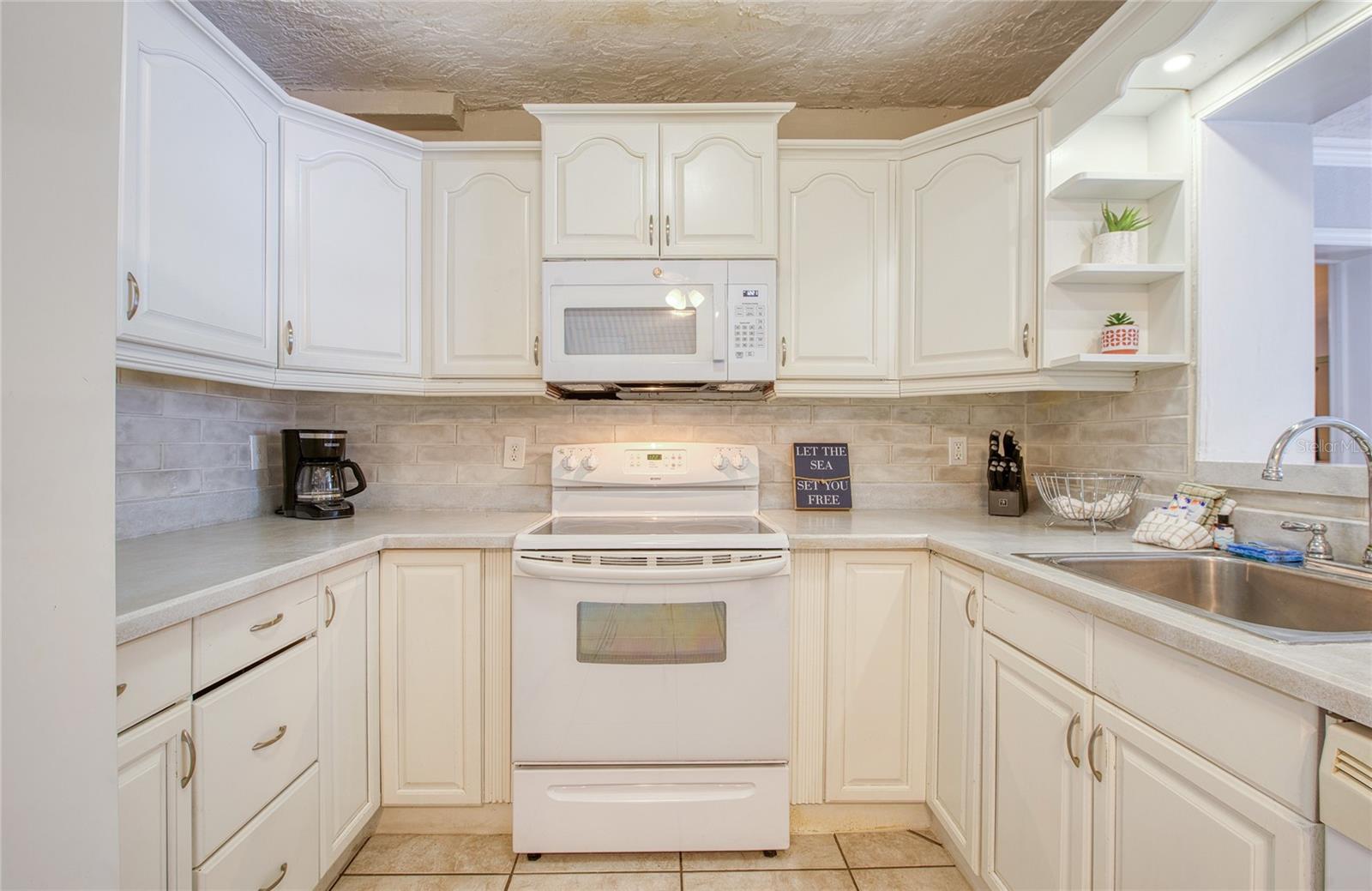 BAY PINES ESTATES - Residential Lease