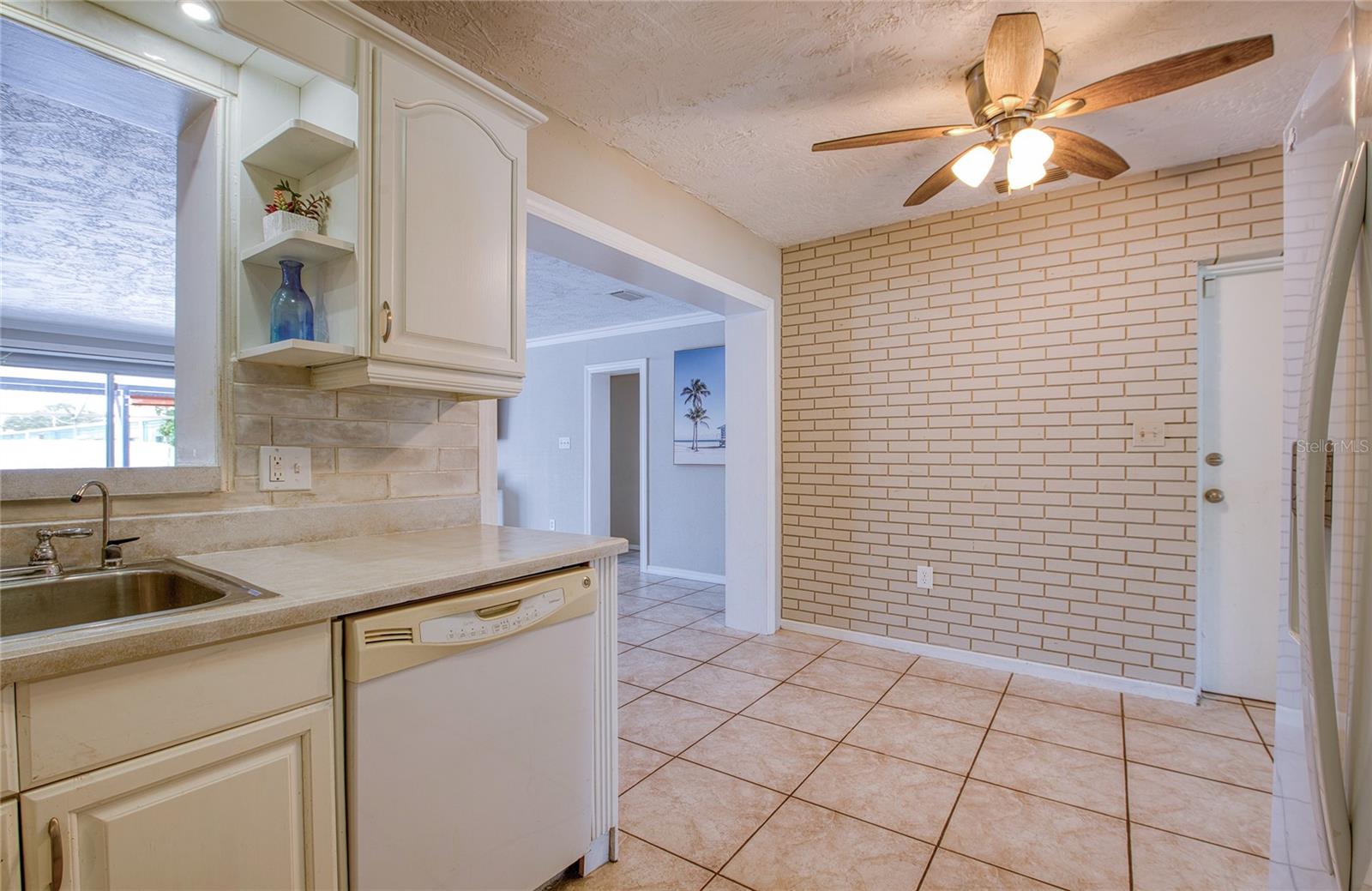 BAY PINES ESTATES - Residential Lease