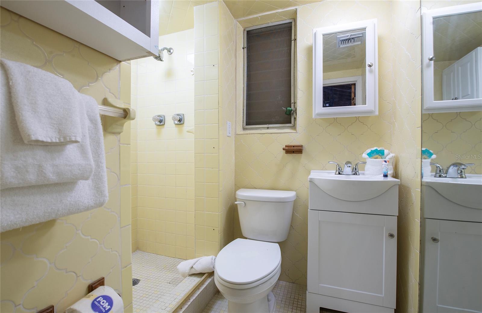 BAY PINES ESTATES - Residential Lease