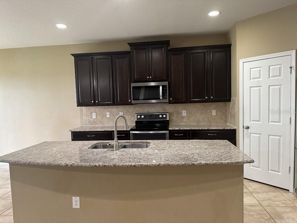 STONEBRIER PH 4C - Residential Lease