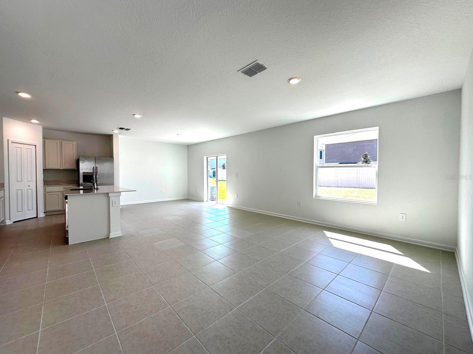 CROSSWINDS 40'S - Residential Lease