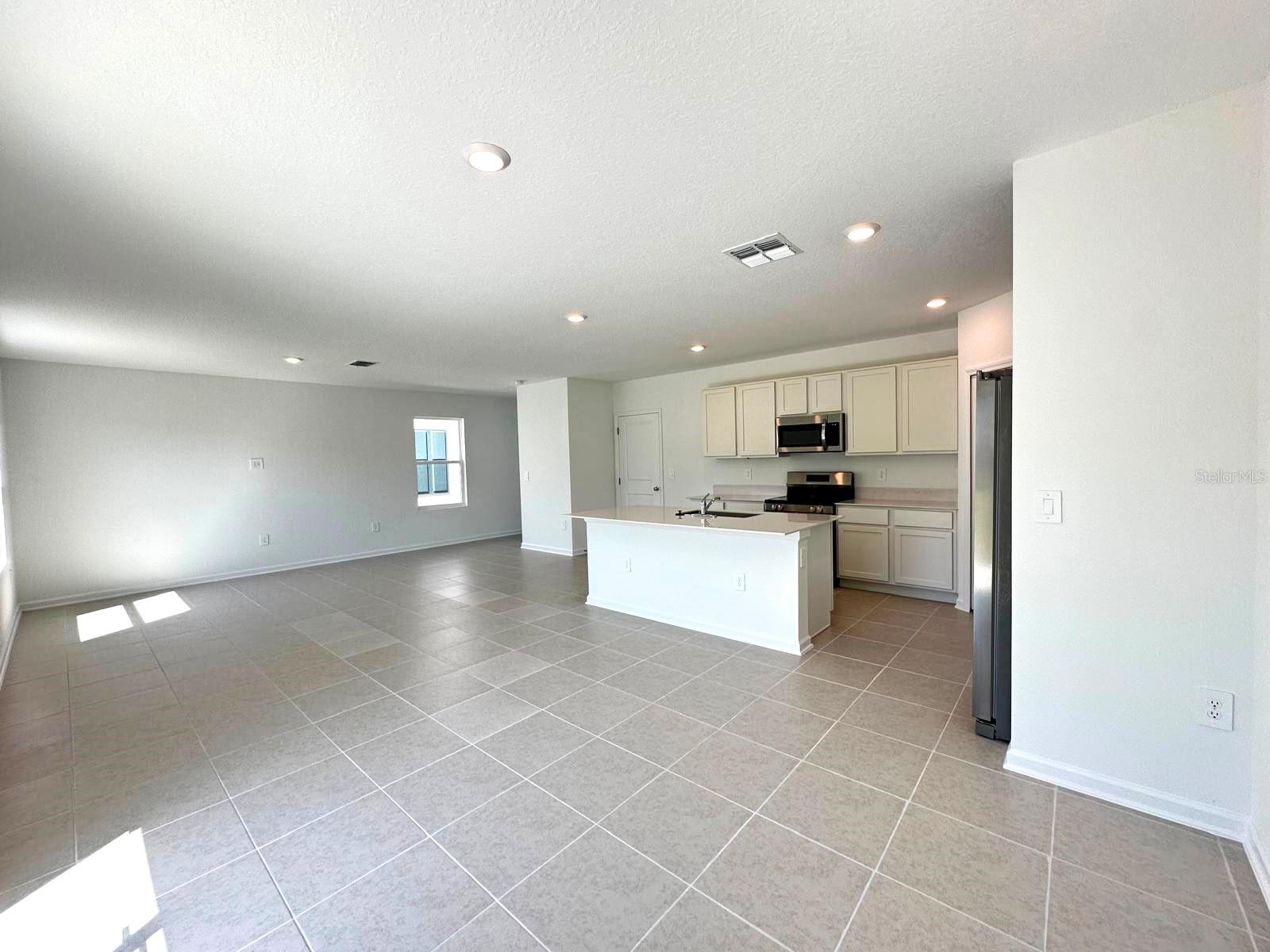 CROSSWINDS 40'S - Residential Lease