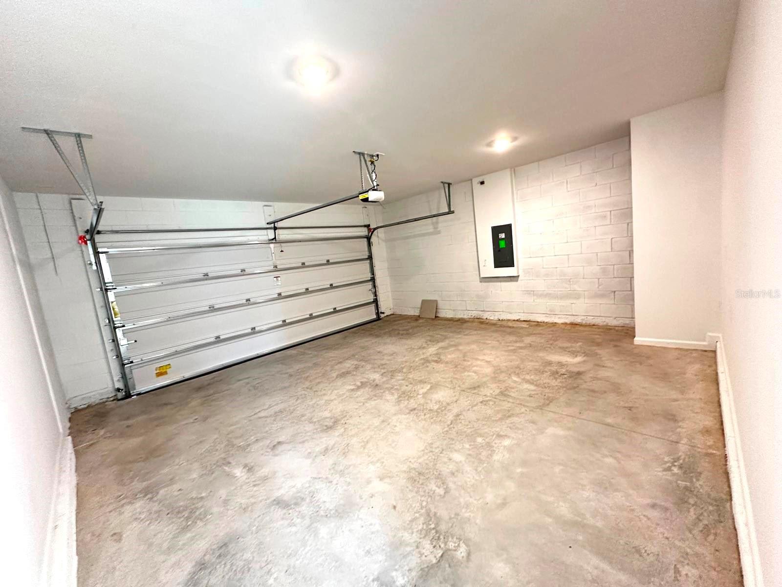 CROSSWINDS 40'S - Residential Lease