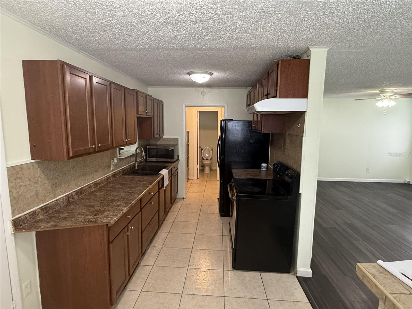 JOSLIN GROVE PARK - Residential Lease