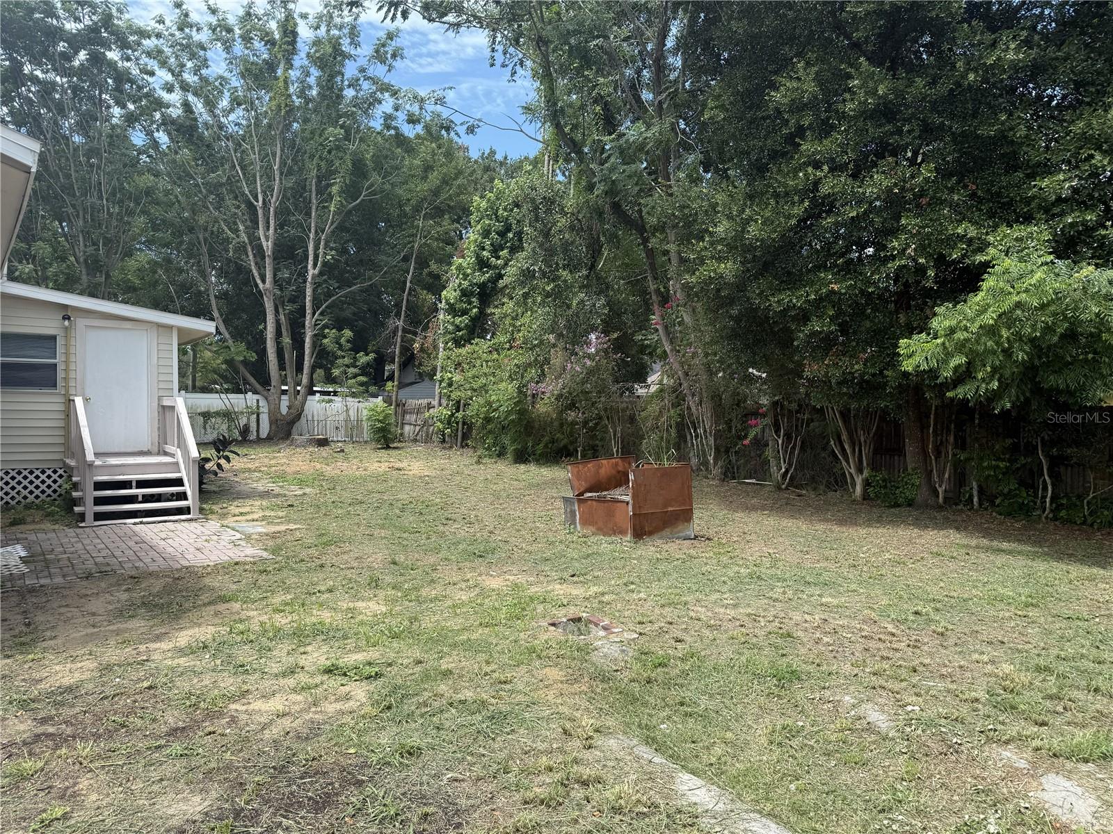 JOSLIN GROVE PARK - Residential Lease