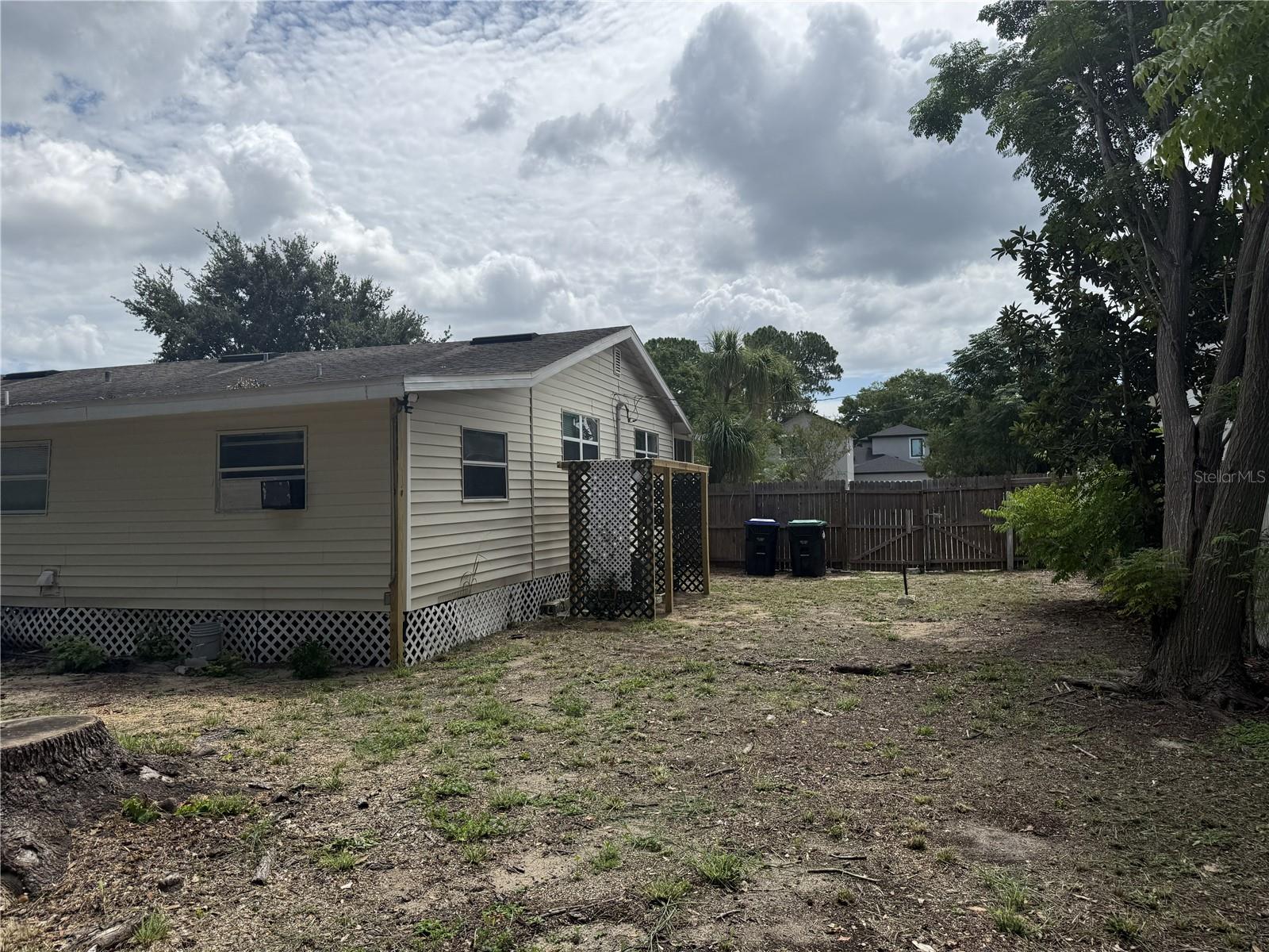 JOSLIN GROVE PARK - Residential Lease