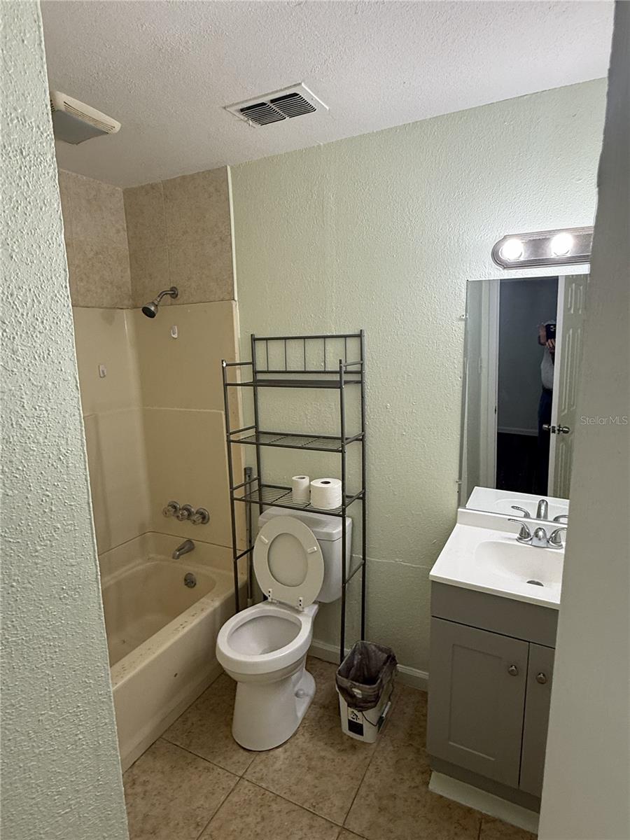 JOSLIN GROVE PARK - Residential Lease