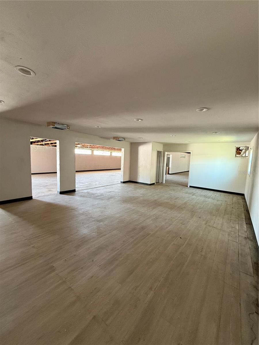 AUBURNDALE HEIGHTS - Commercial Sale