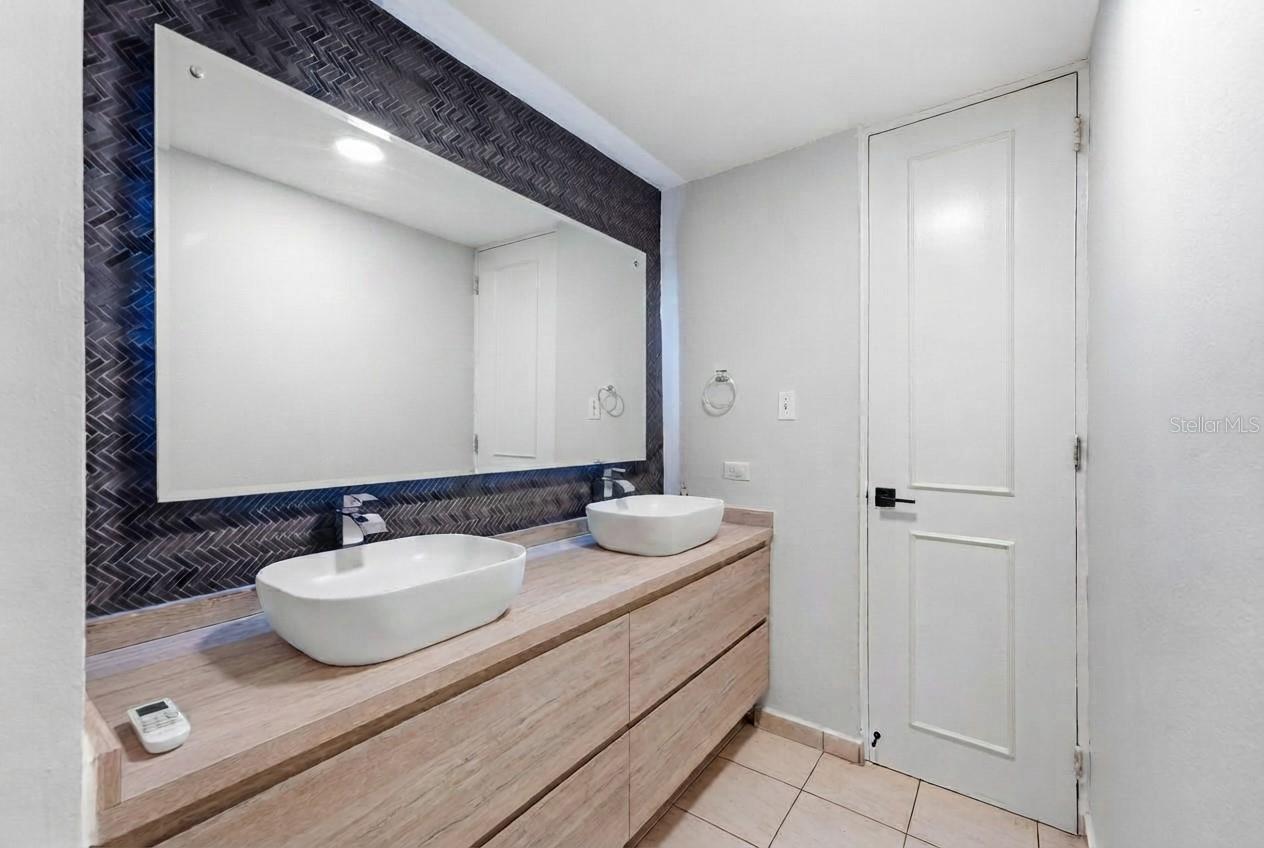 PASEO DEL MAR - Residential Lease
