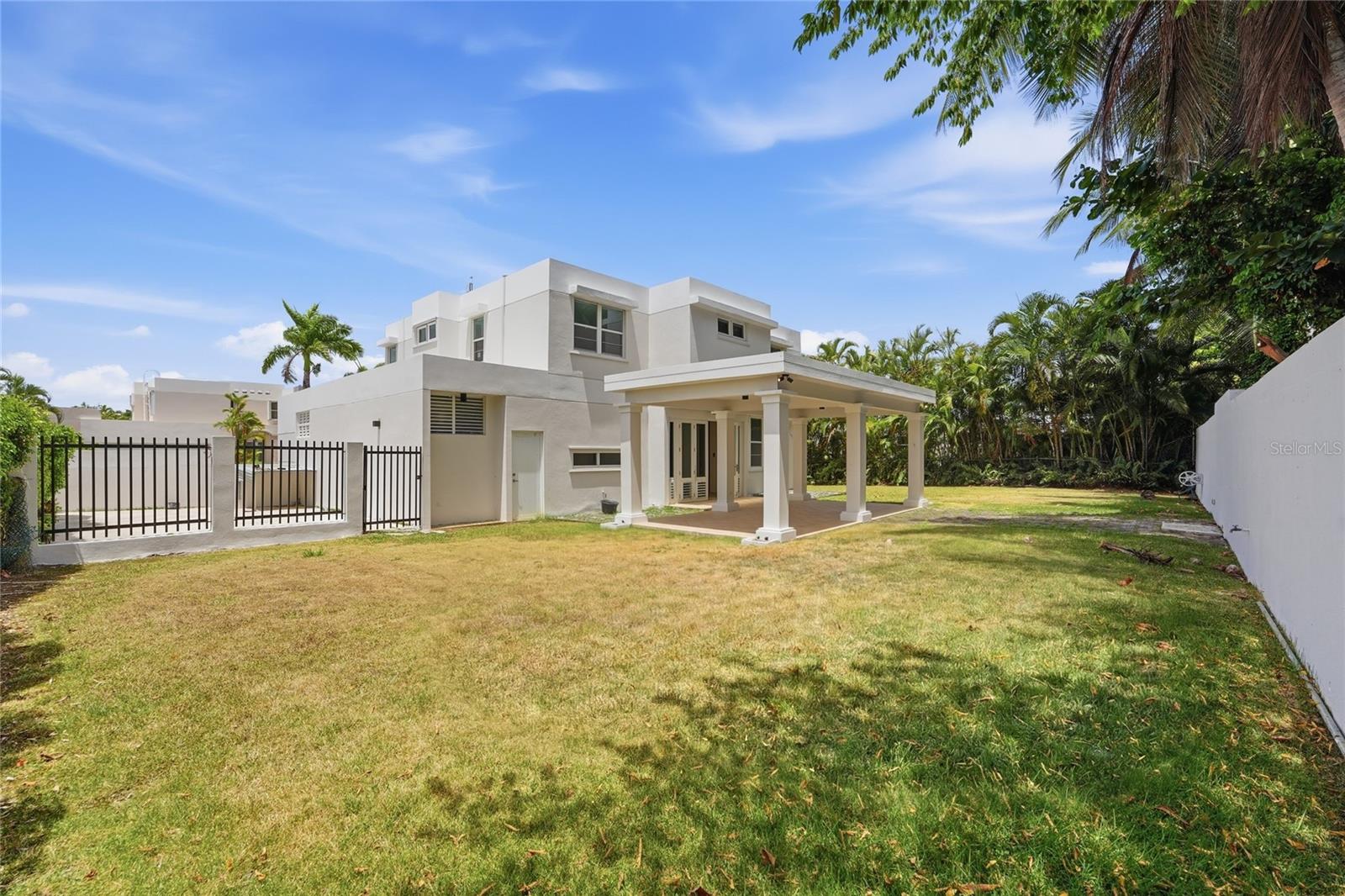 PASEO DEL MAR - Residential Lease