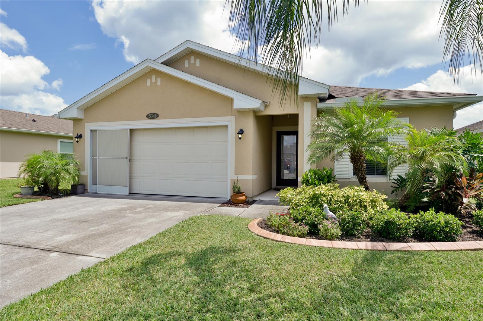 This adorable 3 bed 2 bath home located in Port Orange Plantation is ready for new owners. This home offers spacious bedrooms,W.I.C in master bedroom,vaulted ceilings,breakfast bar, S.S appliances, fenced rear yard all situated on a fresh water pond,note the back yard is actually much larger than the fenced in dog run.You are within a short drive to the Port Orange Pavilion, easy access to I-95 and other major roads and less than 15 minutes to the beach, Daytona Airport and other local amenities.Some furnishing may be negotiable. All information deemed reliable but not guaranteed. Owners daughter in law is a Lic FL RE. ;Water: City