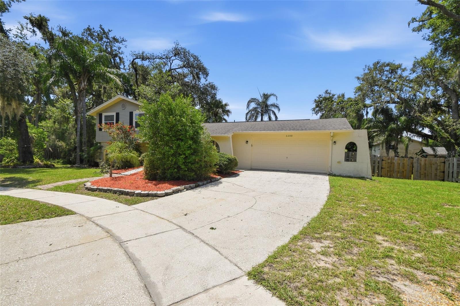 BRANDON LAKES - Residential