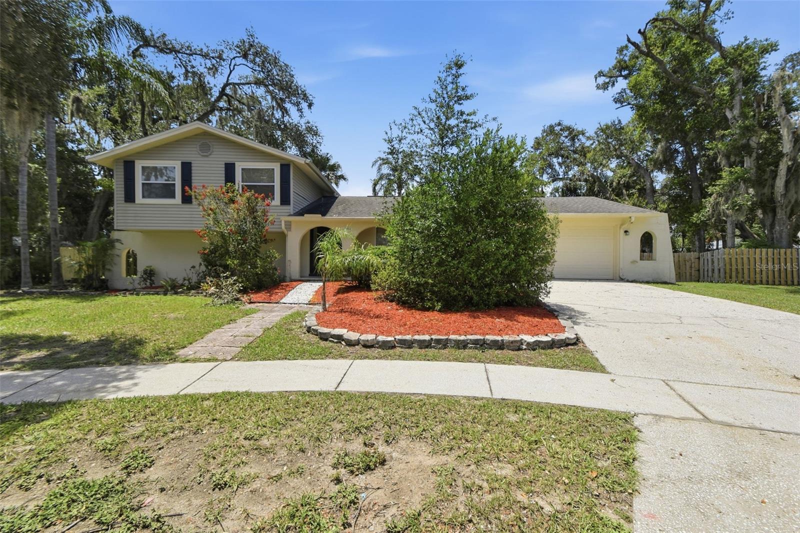 BRANDON LAKES - Residential